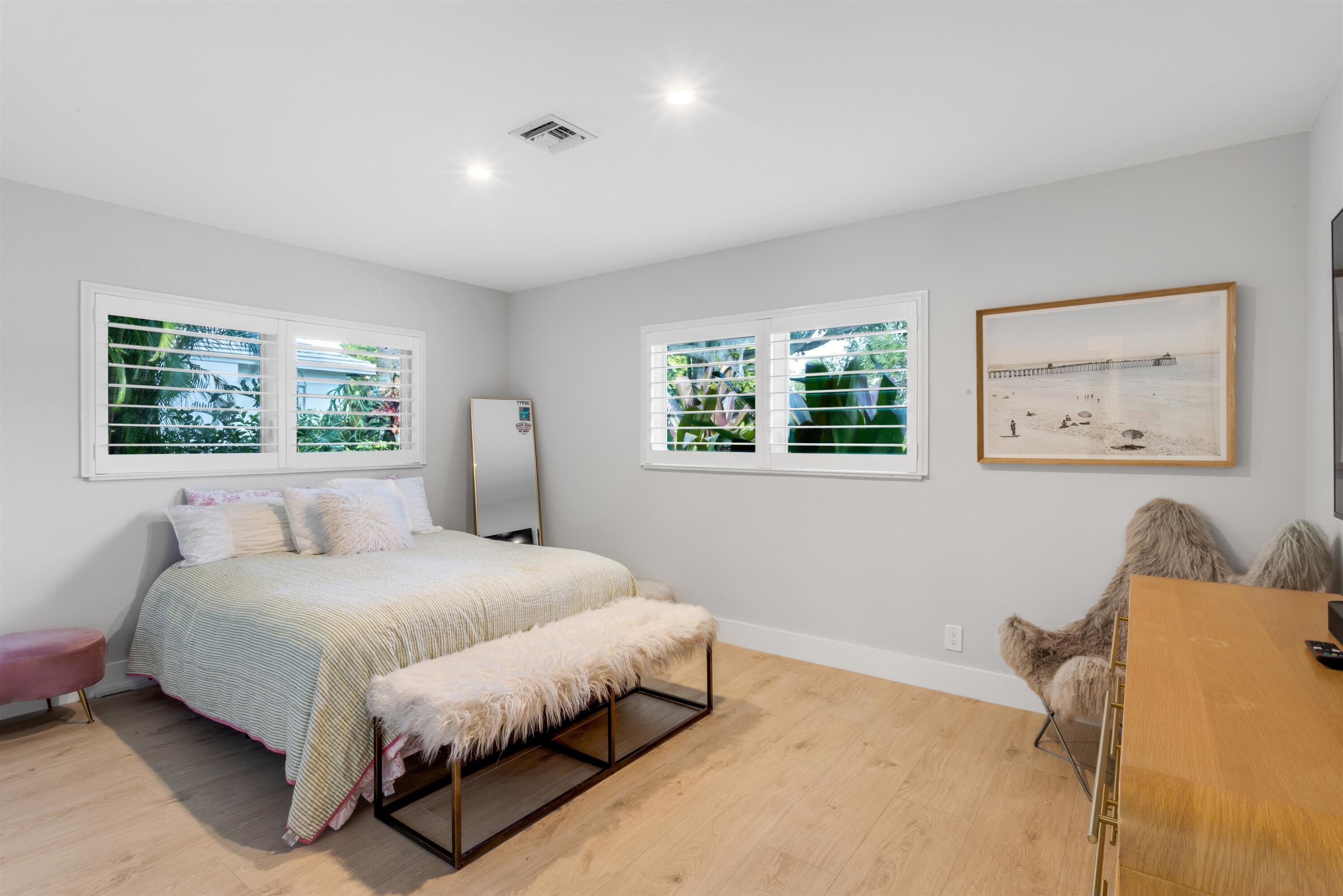 2720 Cardinal, Gulf Stream FL 33483