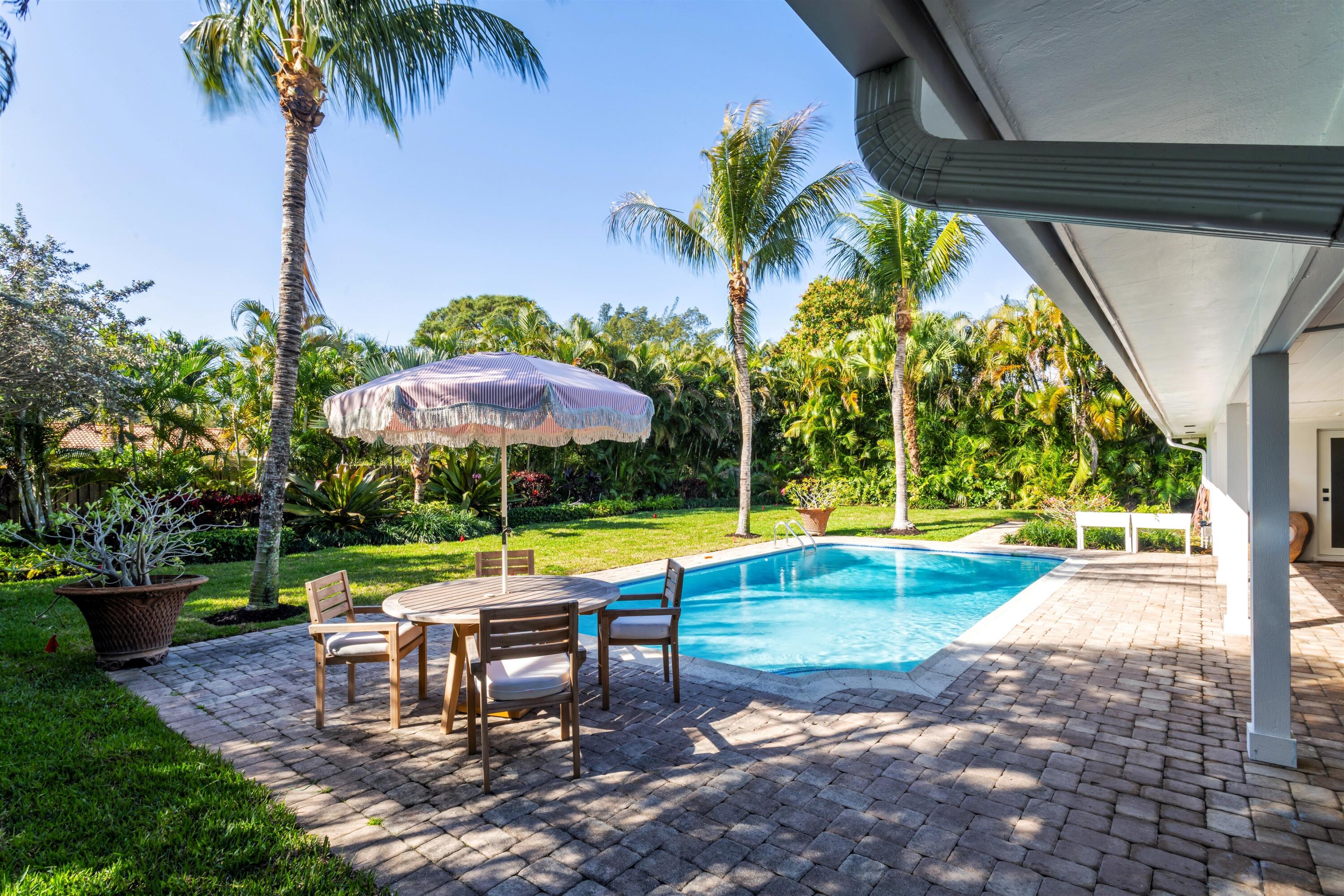 2720 Cardinal, Gulf Stream FL 33483