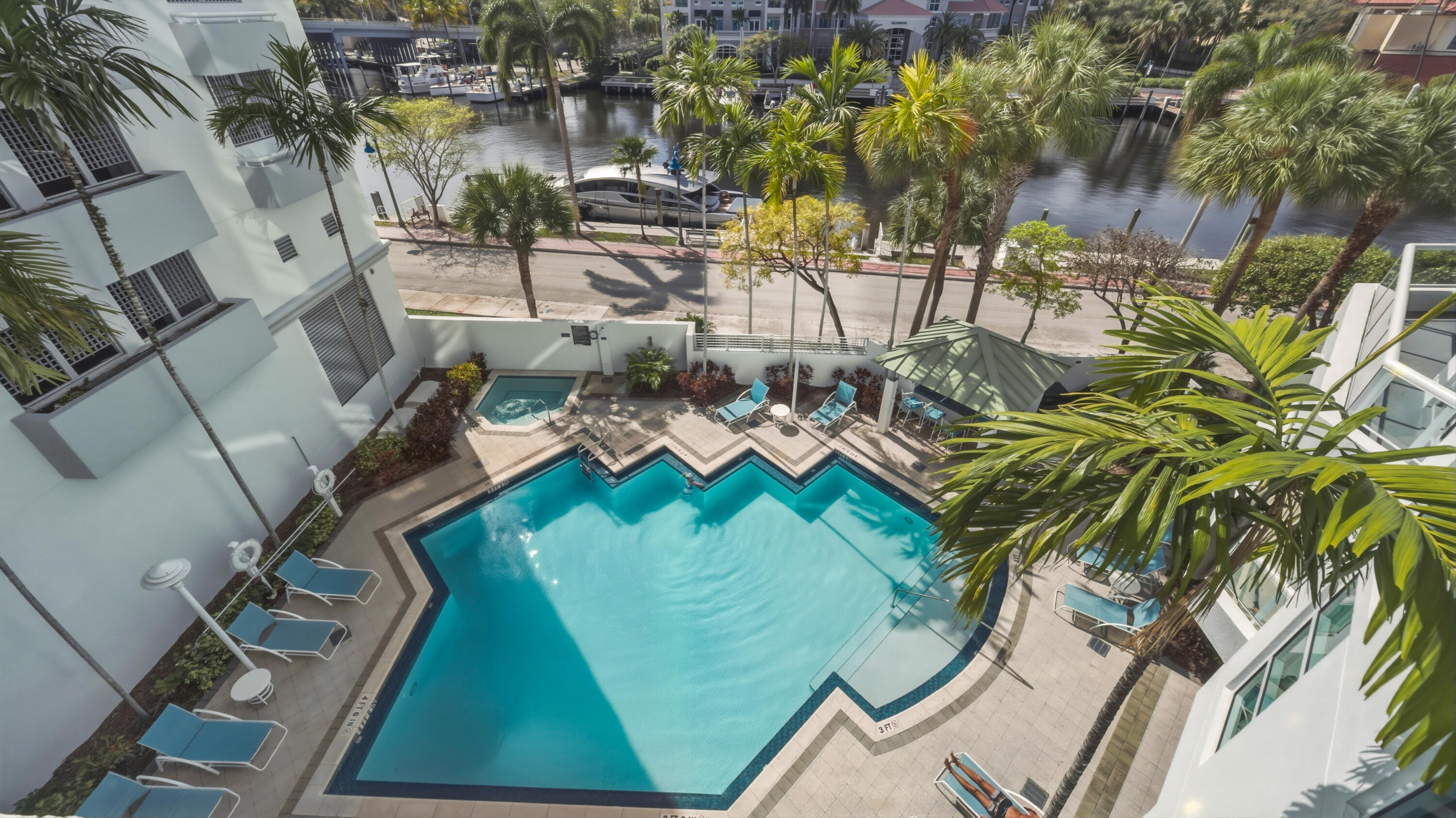 401 SW 4th #402, Fort Lauderdale FL 33315