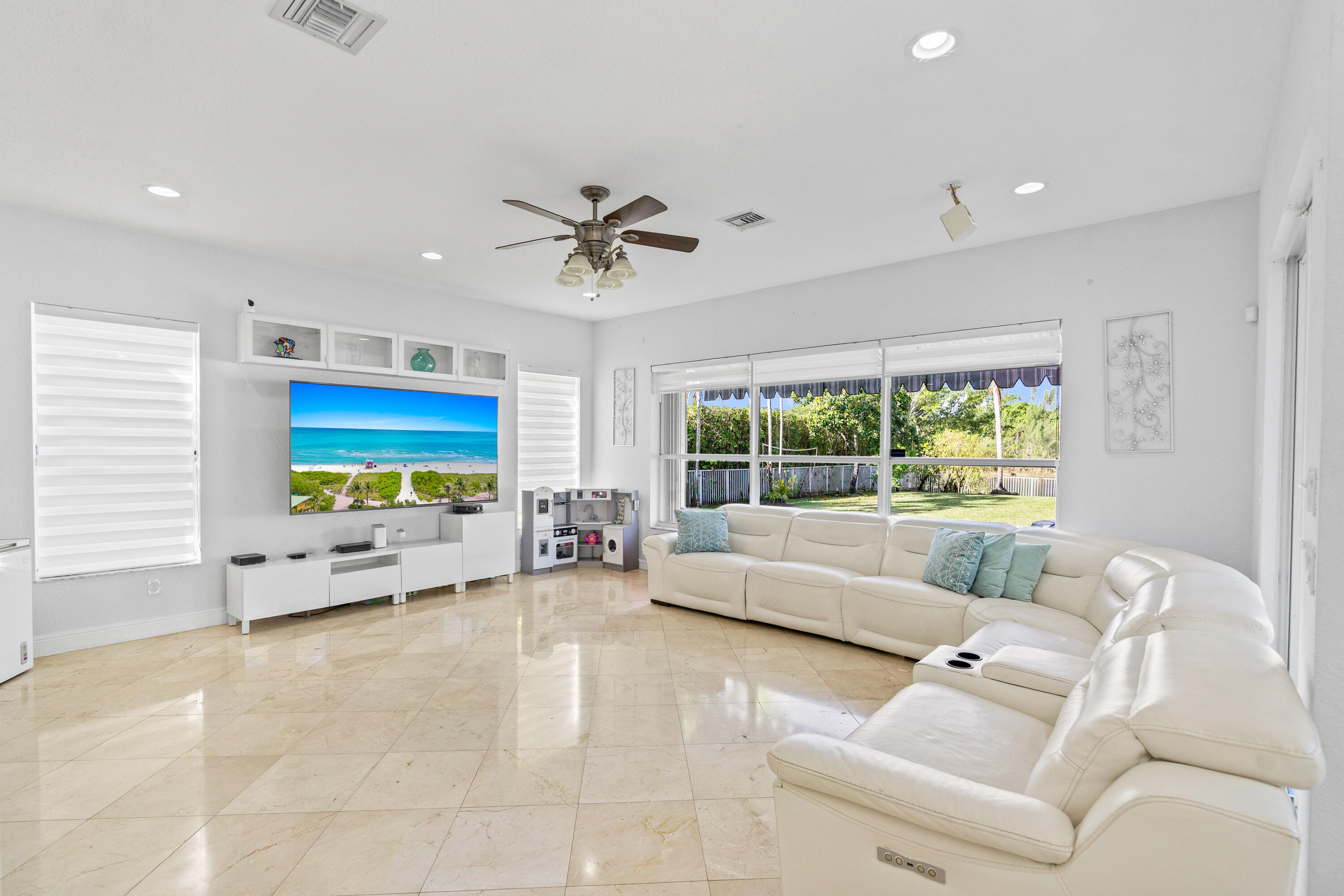 4918 SW 195th Ter, Miramar FL 33029