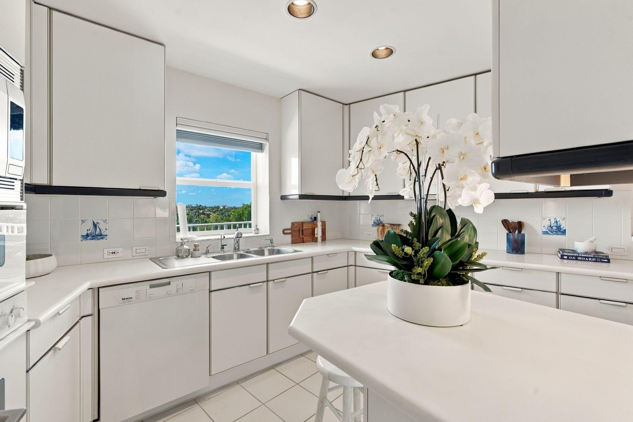 100 Royal Palm #G5, Palm Beach FL 33480