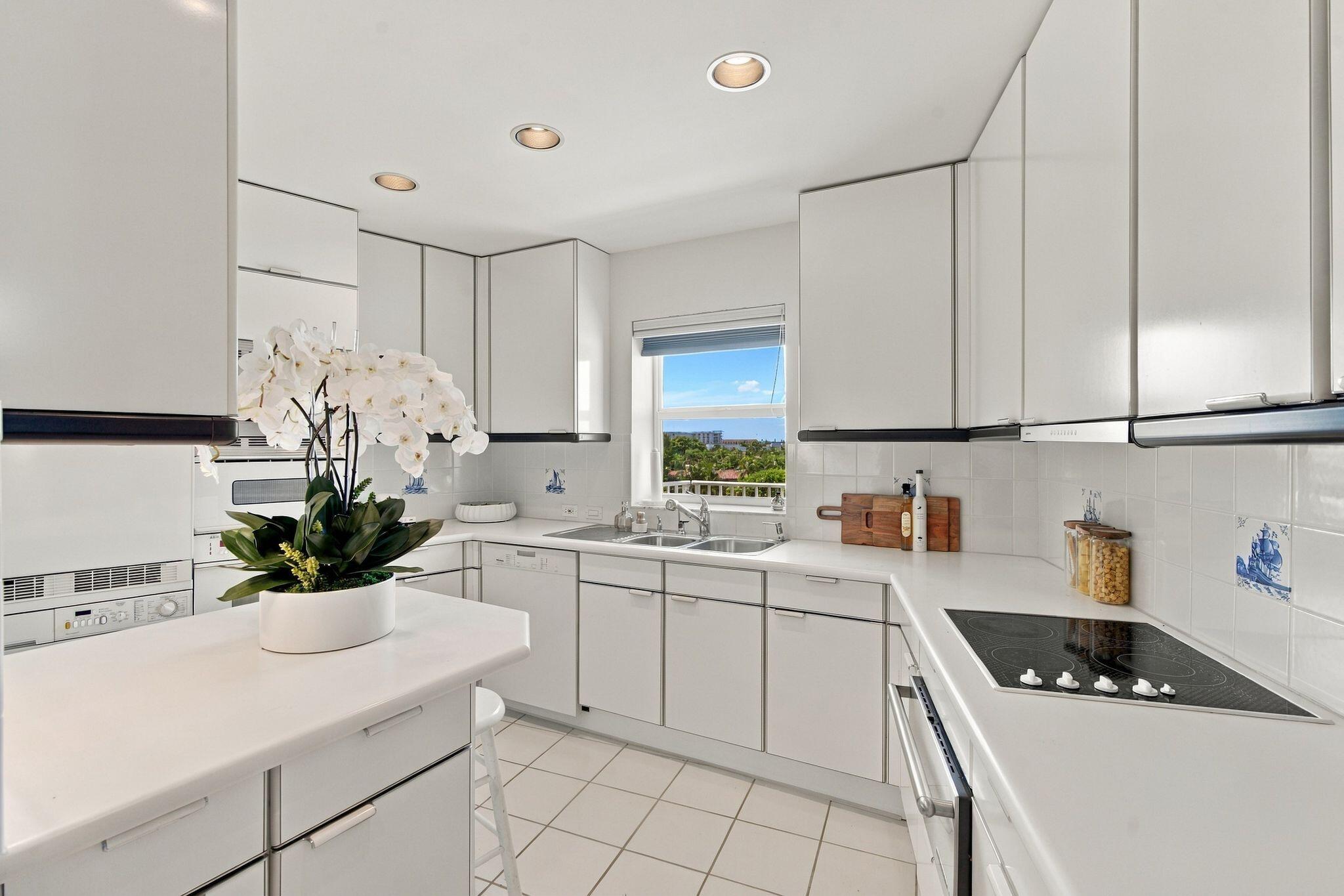 100 Royal Palm #G5, Palm Beach FL 33480