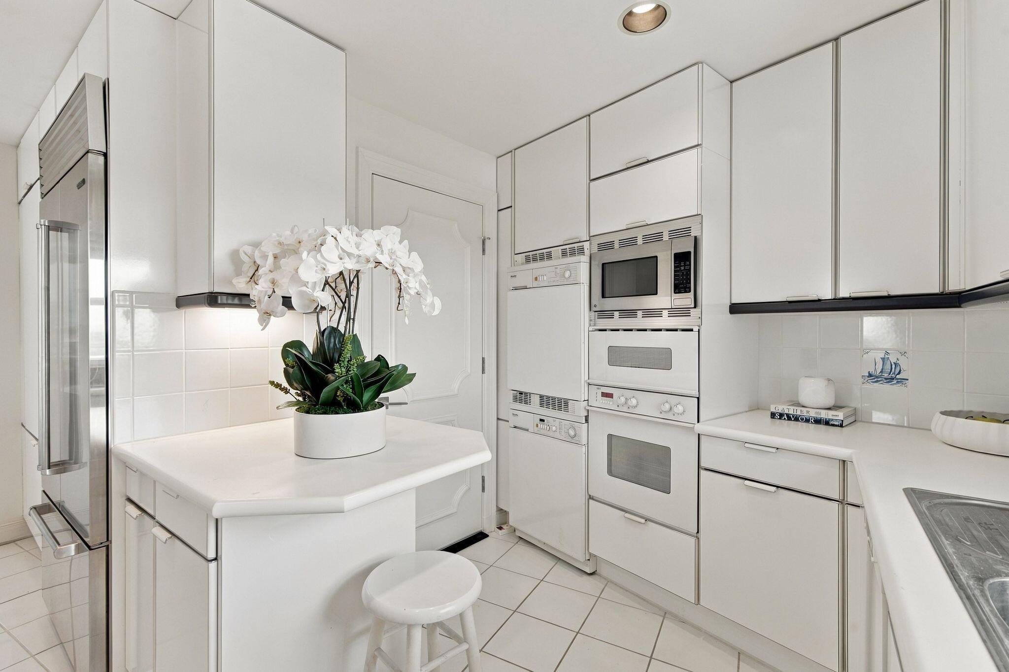 100 Royal Palm #G5, Palm Beach FL 33480