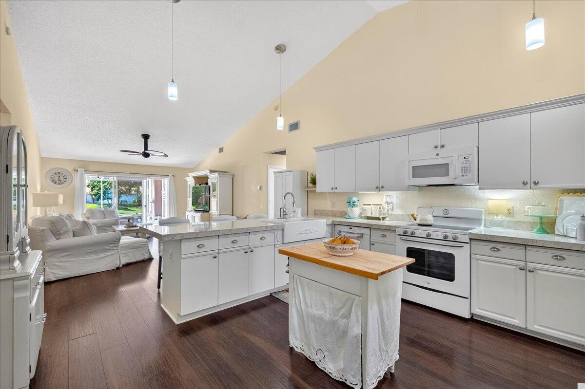 18293 Fresh Lake, Boca Raton FL 33498