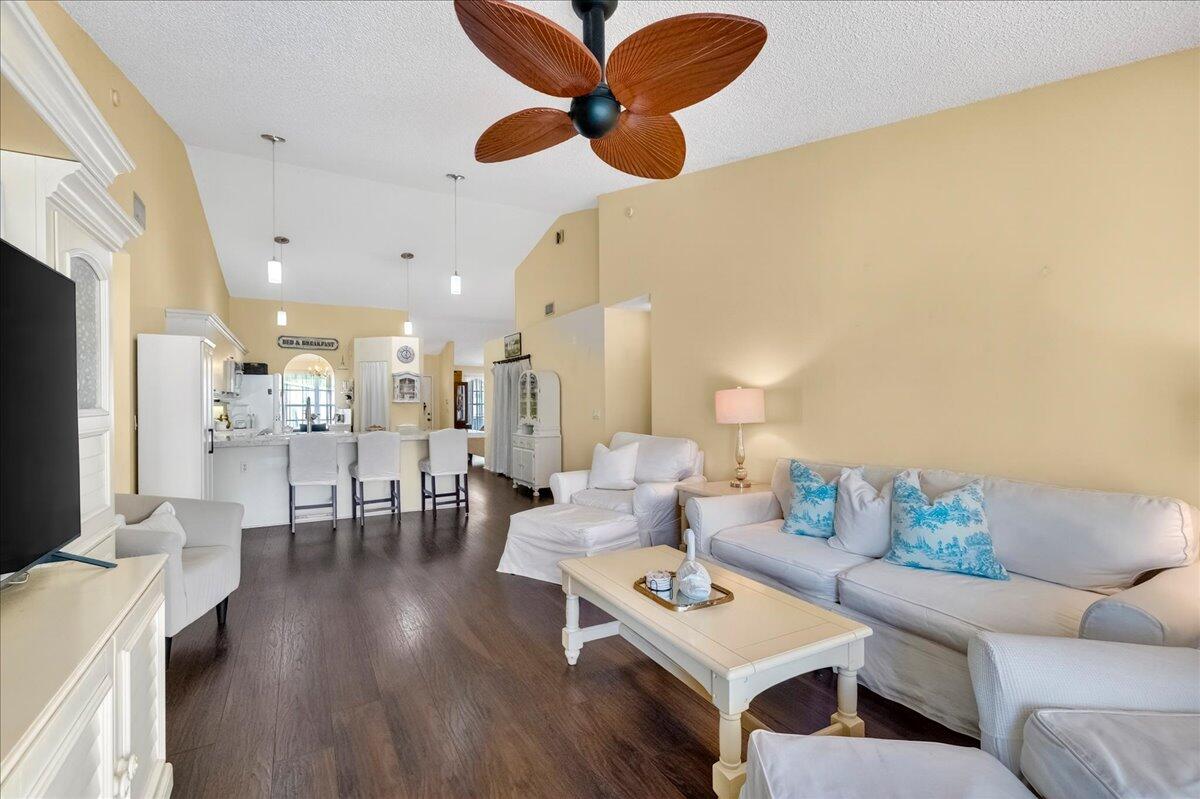 18293 Fresh Lake, Boca Raton FL 33498