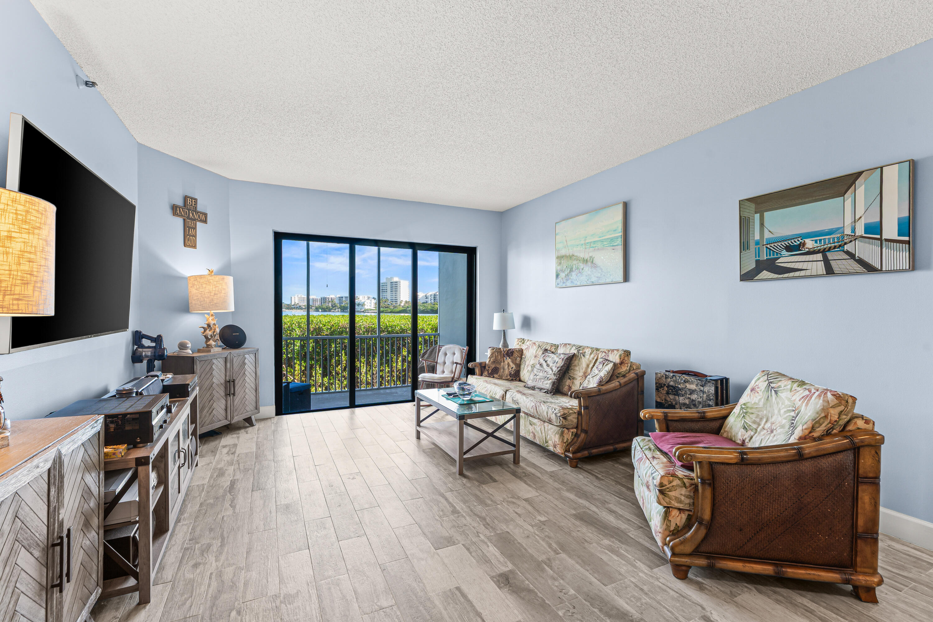 200 Waterway #104, Tequesta FL 33469