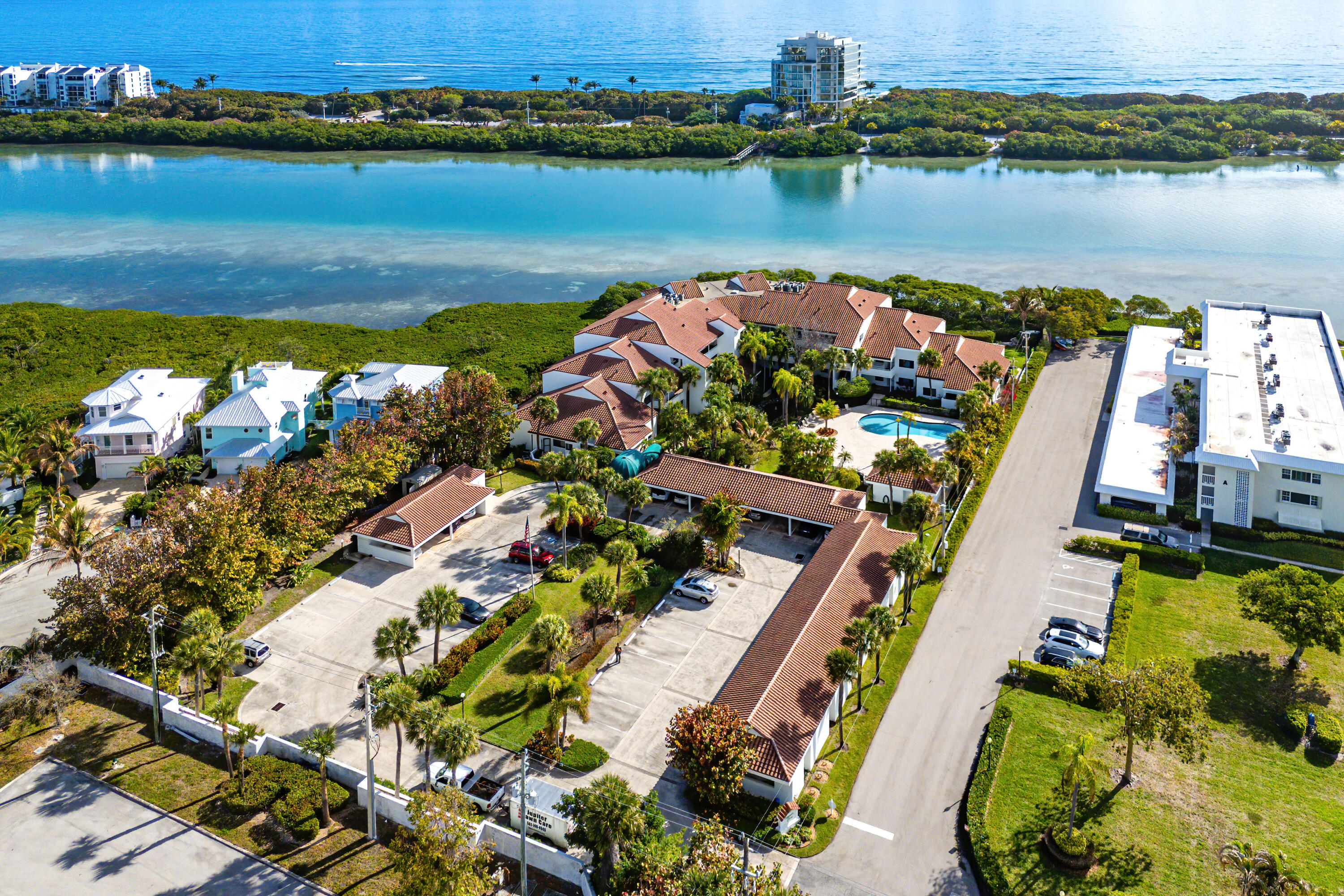 200 Waterway #104, Tequesta FL 33469