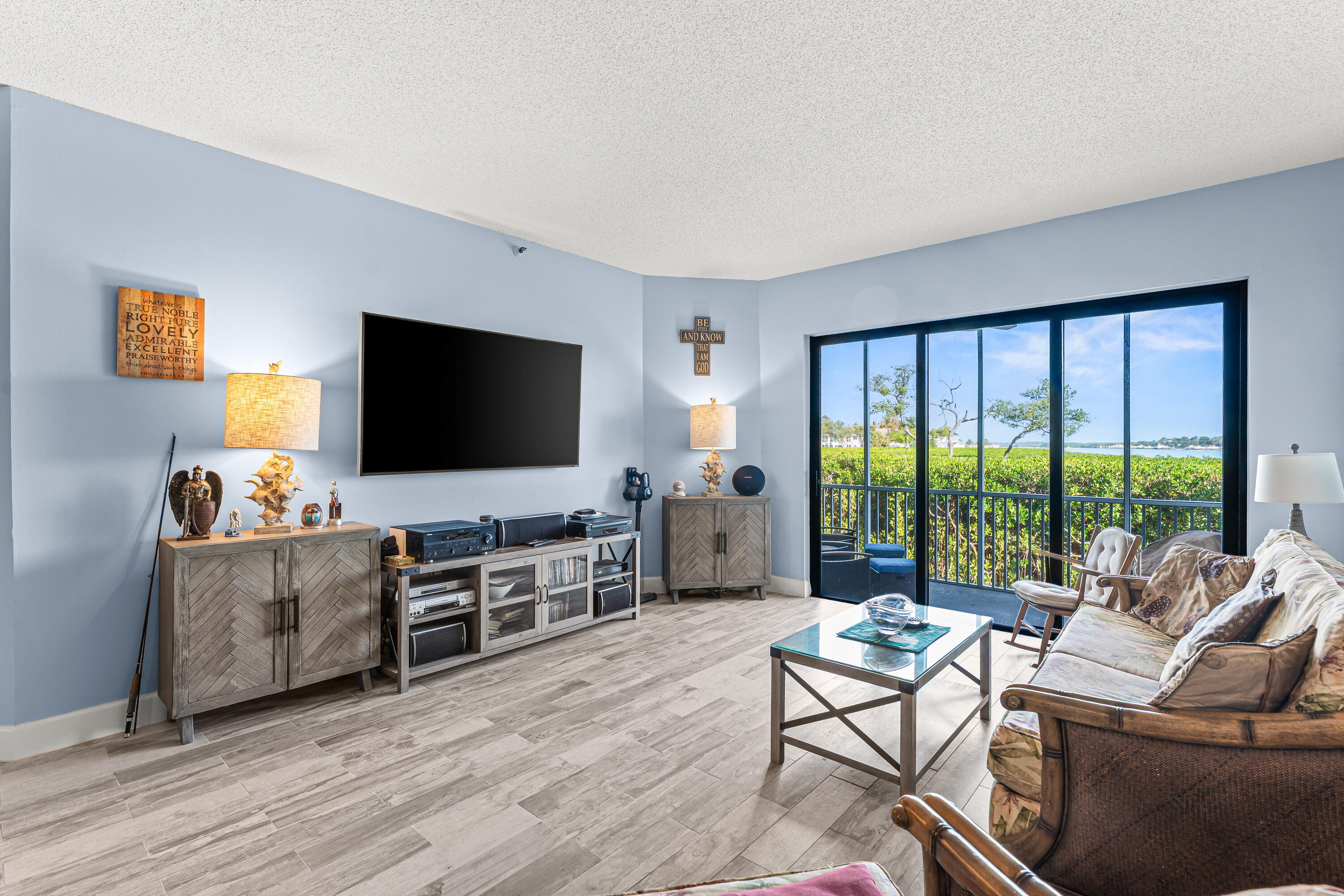 200 Waterway #104, Tequesta FL 33469
