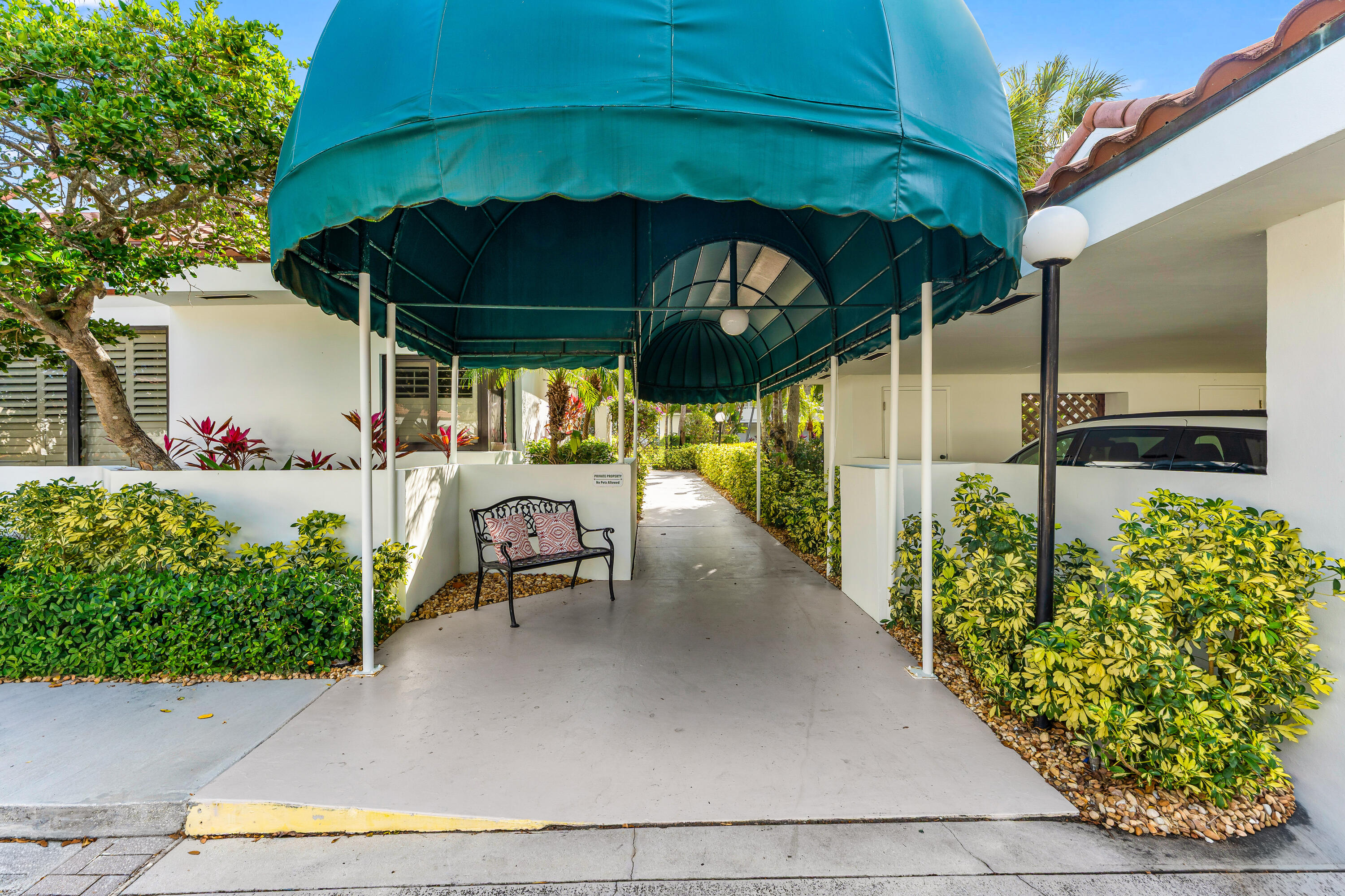 200 Waterway #104, Tequesta FL 33469