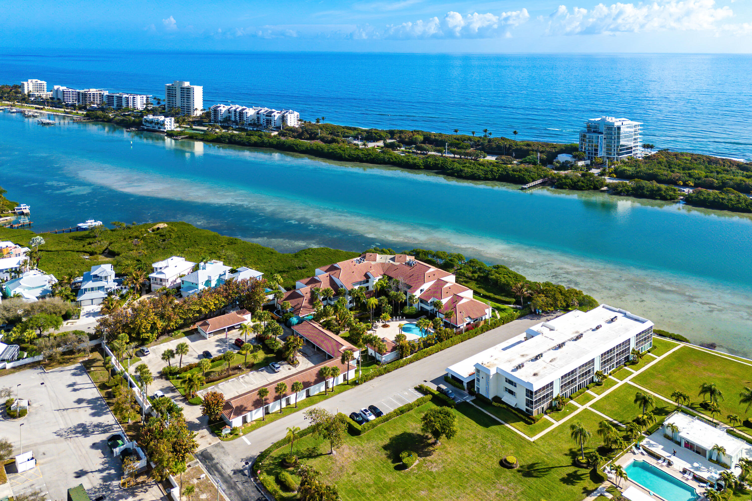 200 Waterway #104, Tequesta FL 33469
