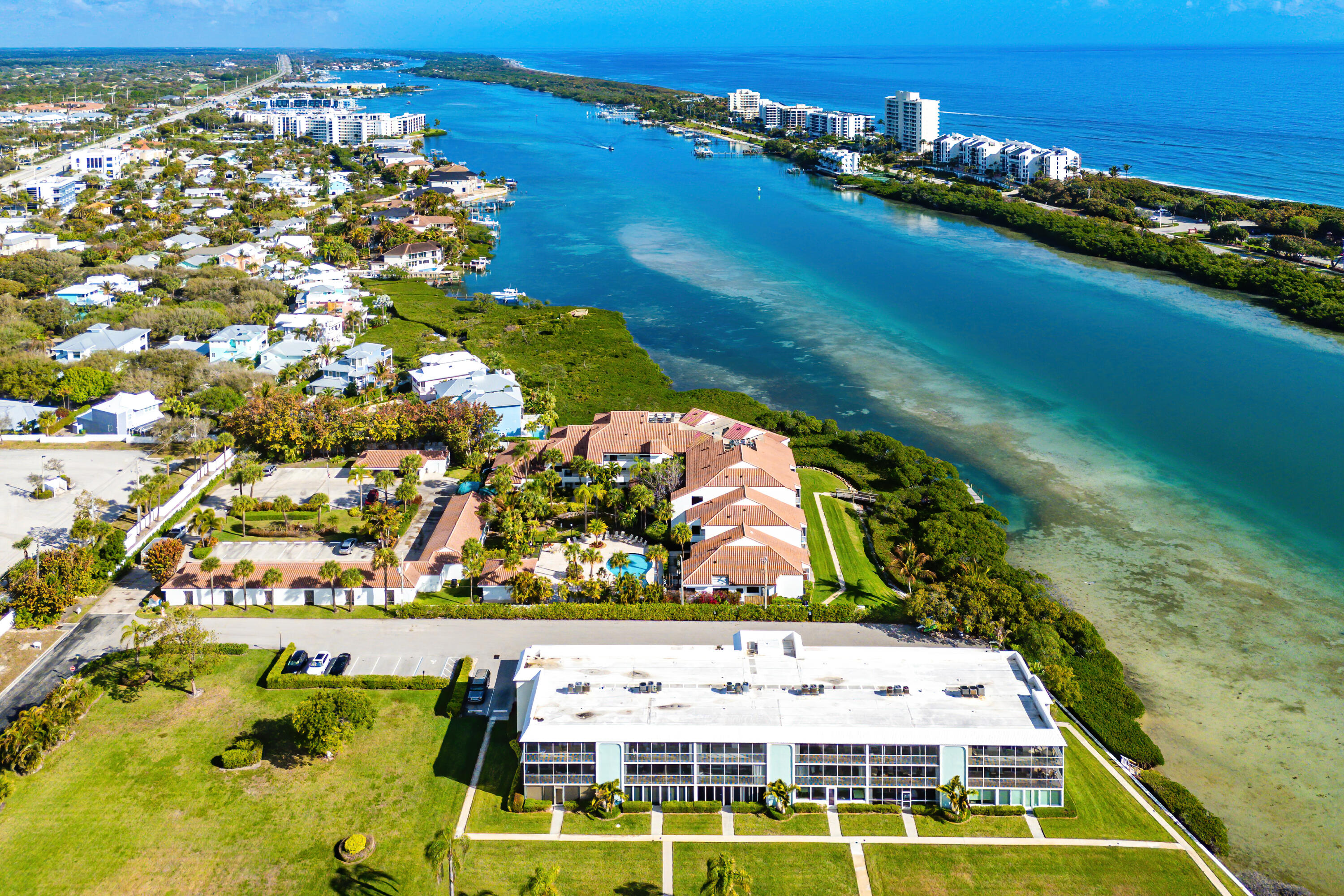 200 Waterway #104, Tequesta FL 33469