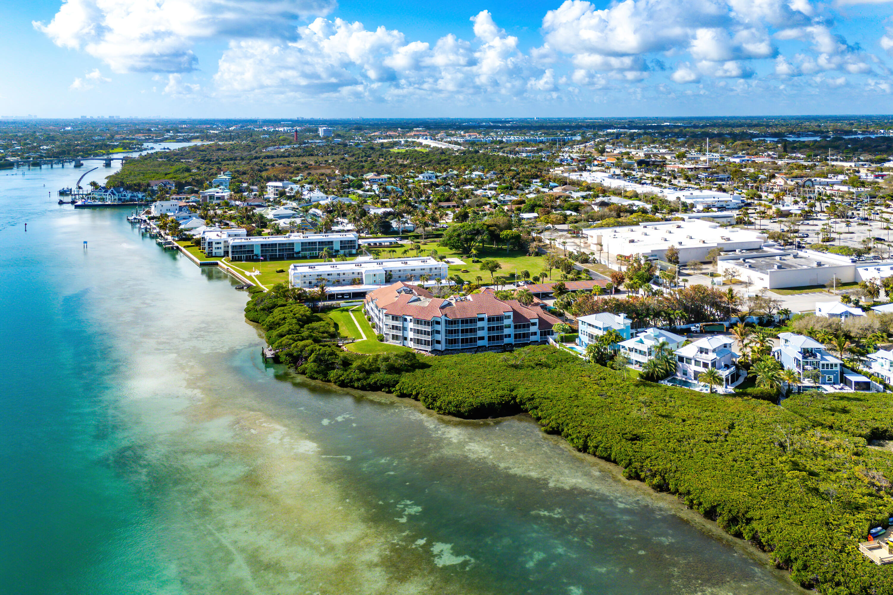 200 Waterway #104, Tequesta FL 33469