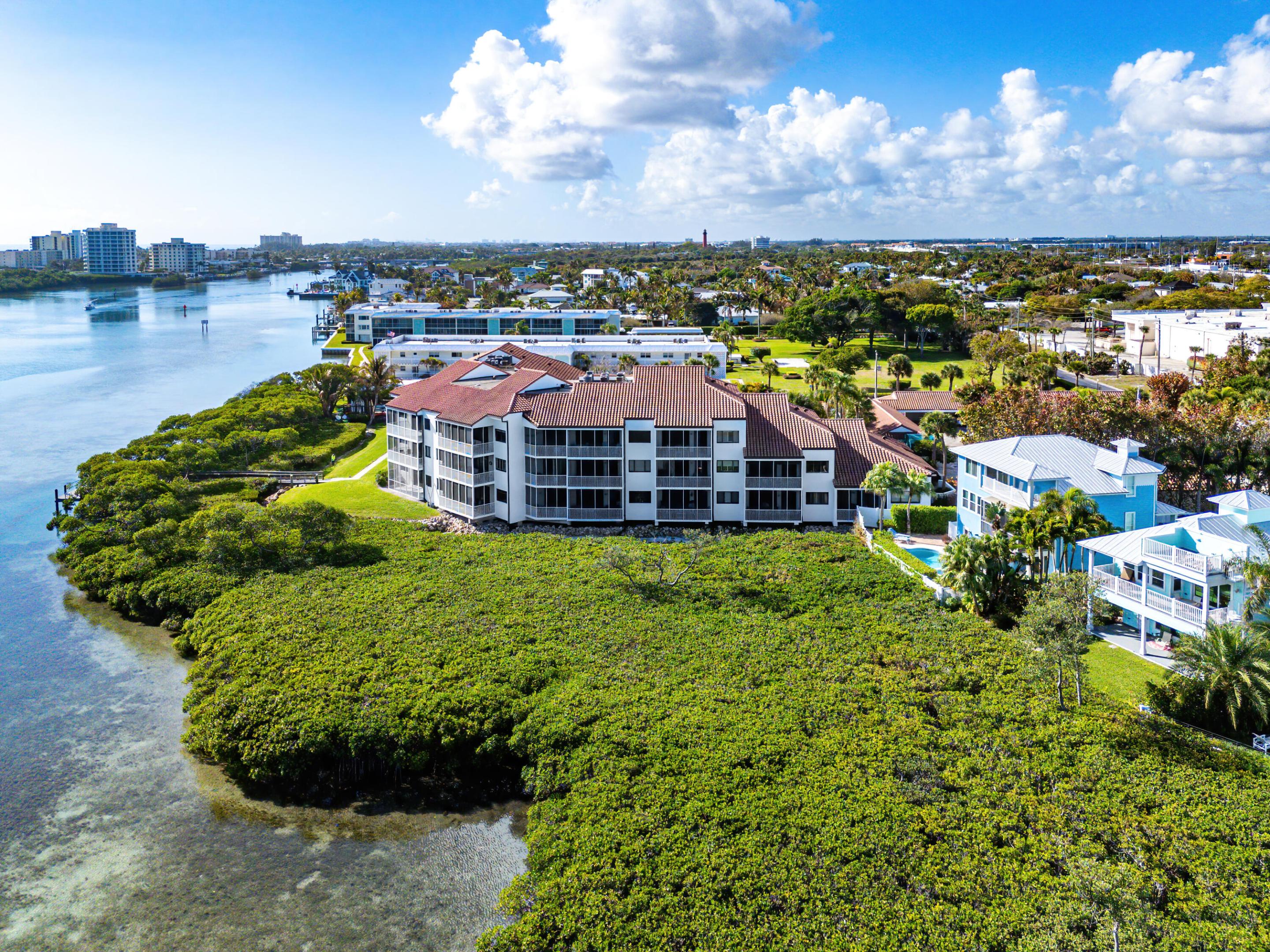 200 Waterway #104, Tequesta FL 33469