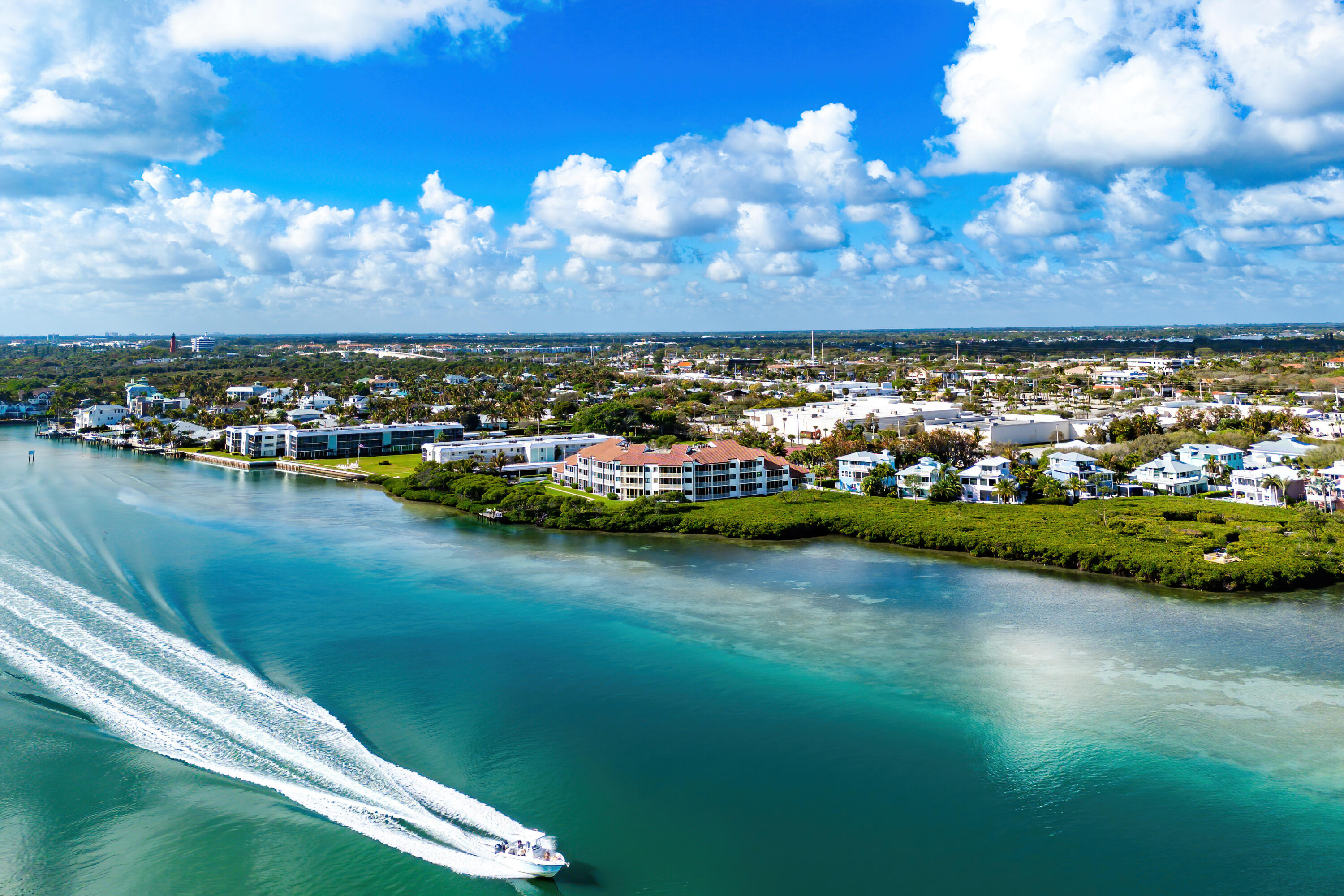200 Waterway #104, Tequesta FL 33469