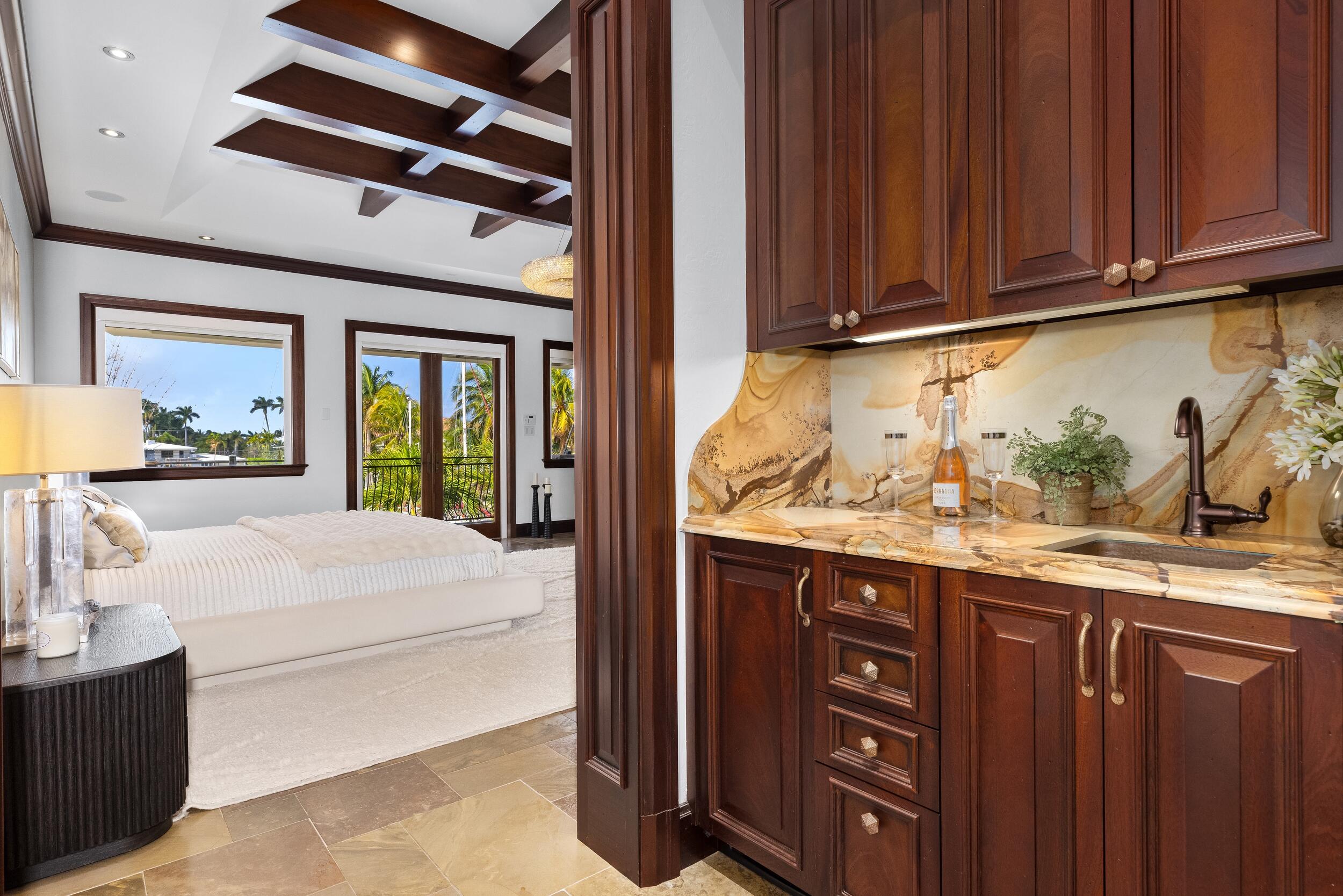 2325 NE 27th, Lighthouse Point FL 33064