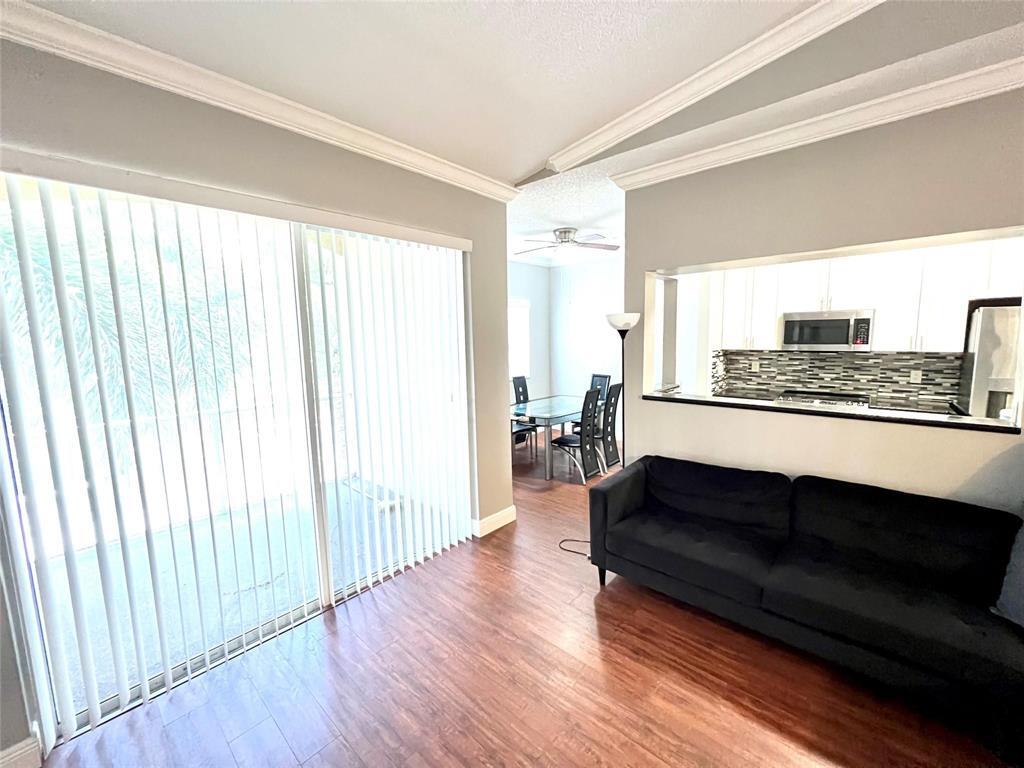 7085 Nova #226, Davie FL 33317