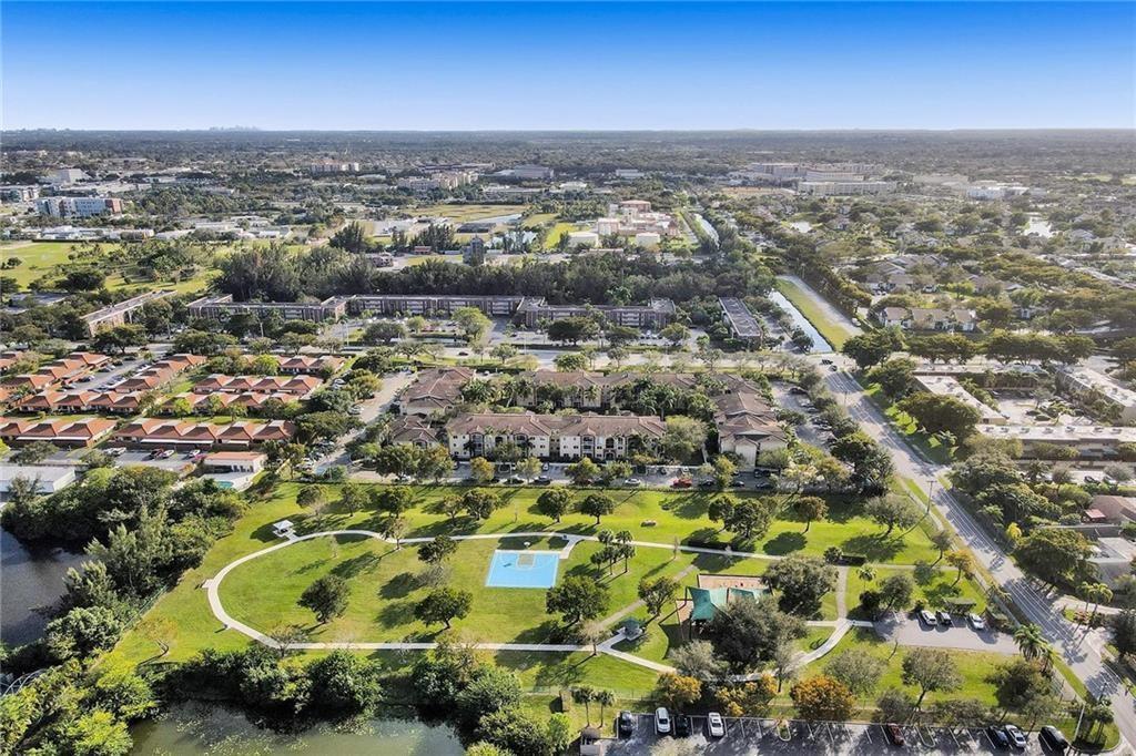 7085 Nova #226, Davie FL 33317