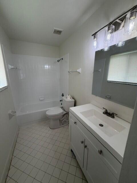 3445 NW 44th #Unit 108, Lauderdale Lakes FL 33309