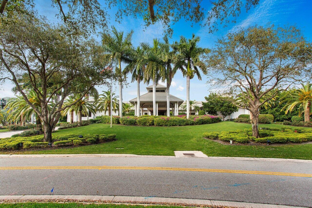 7011 Islegrove, Boca Raton FL 33433