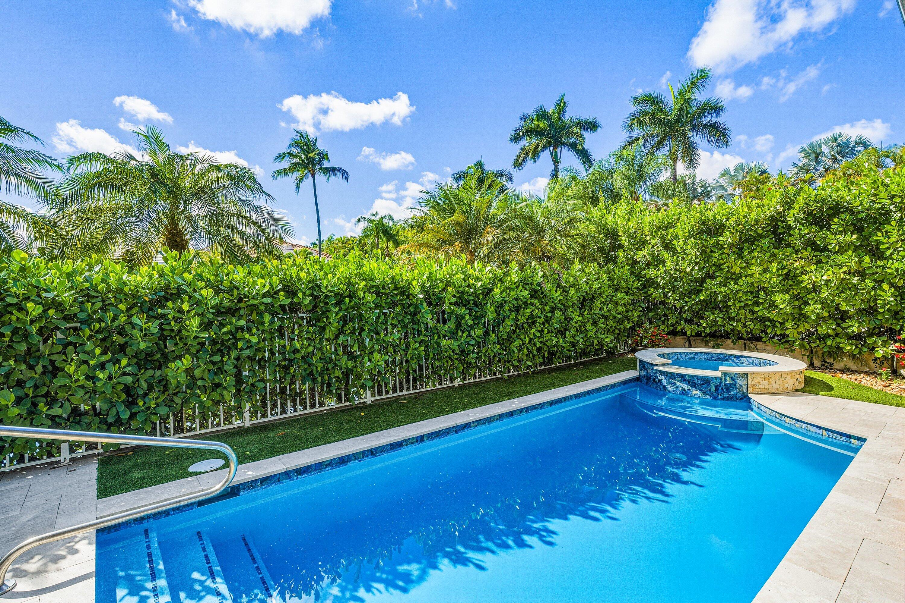 7011 Islegrove, Boca Raton FL 33433