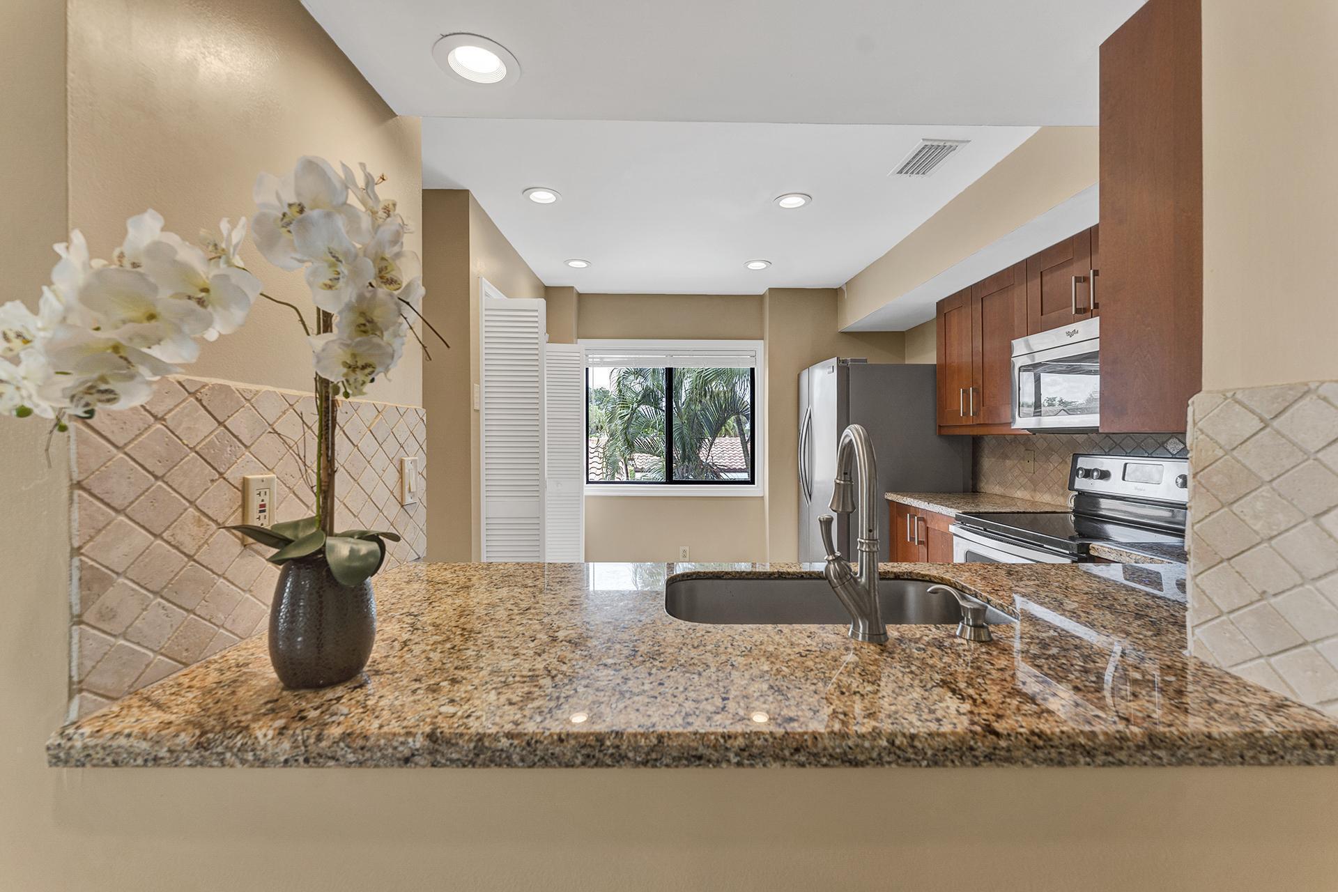 7888 Granada #904, Boca Raton FL 33433