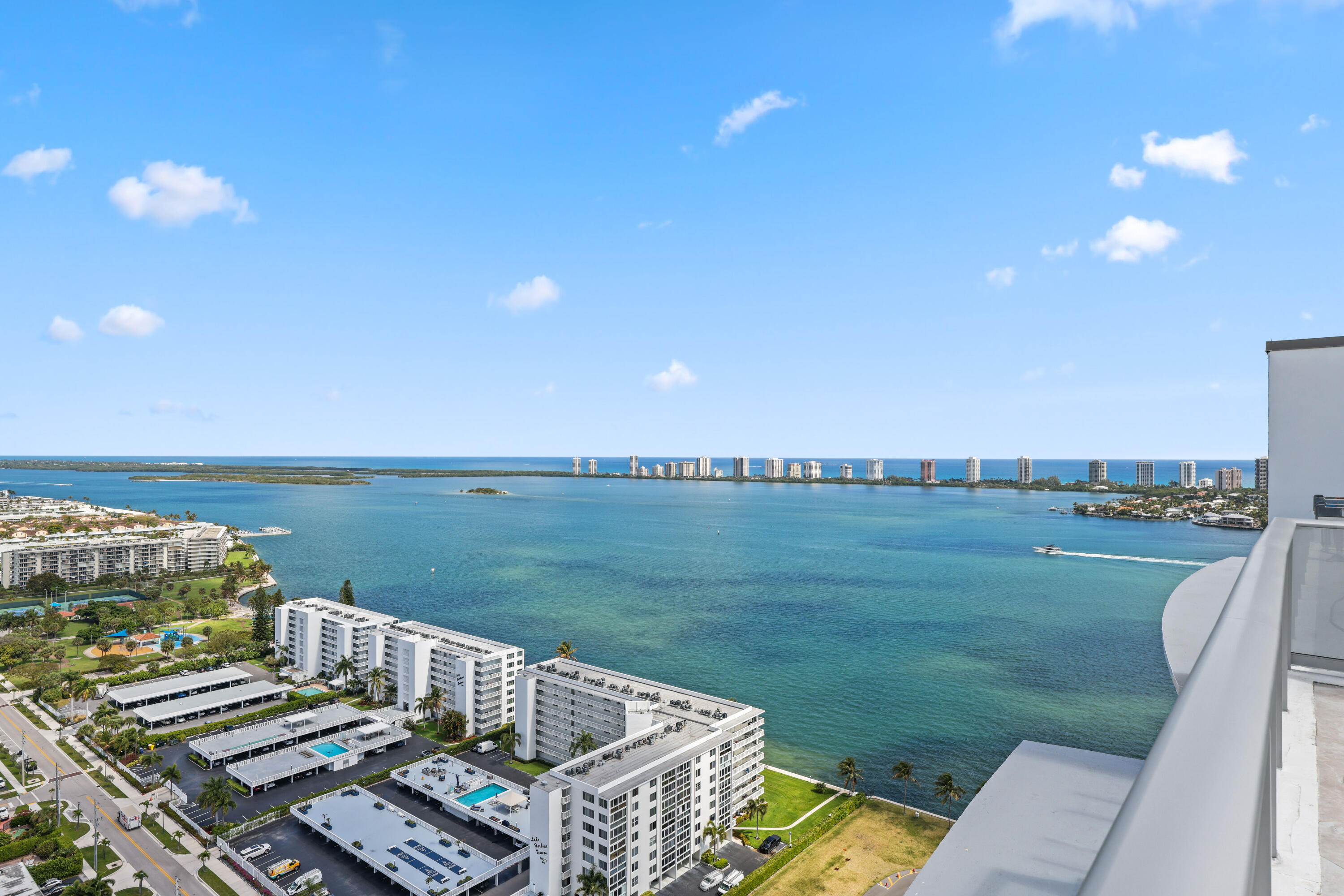 220 Lake Shore #1823, Lake Park FL 33403
