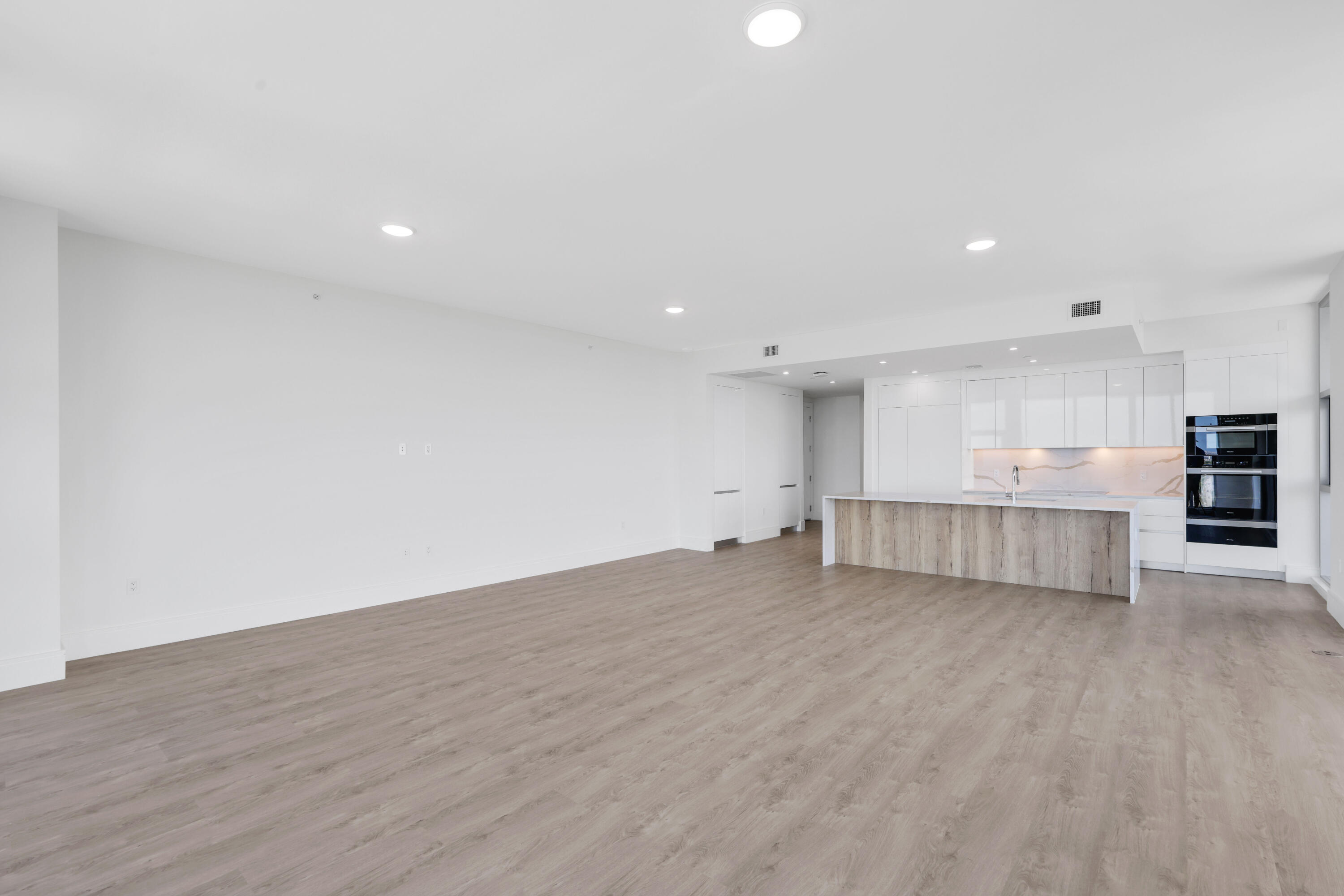 220 Lake Shore #1823, Lake Park FL 33403