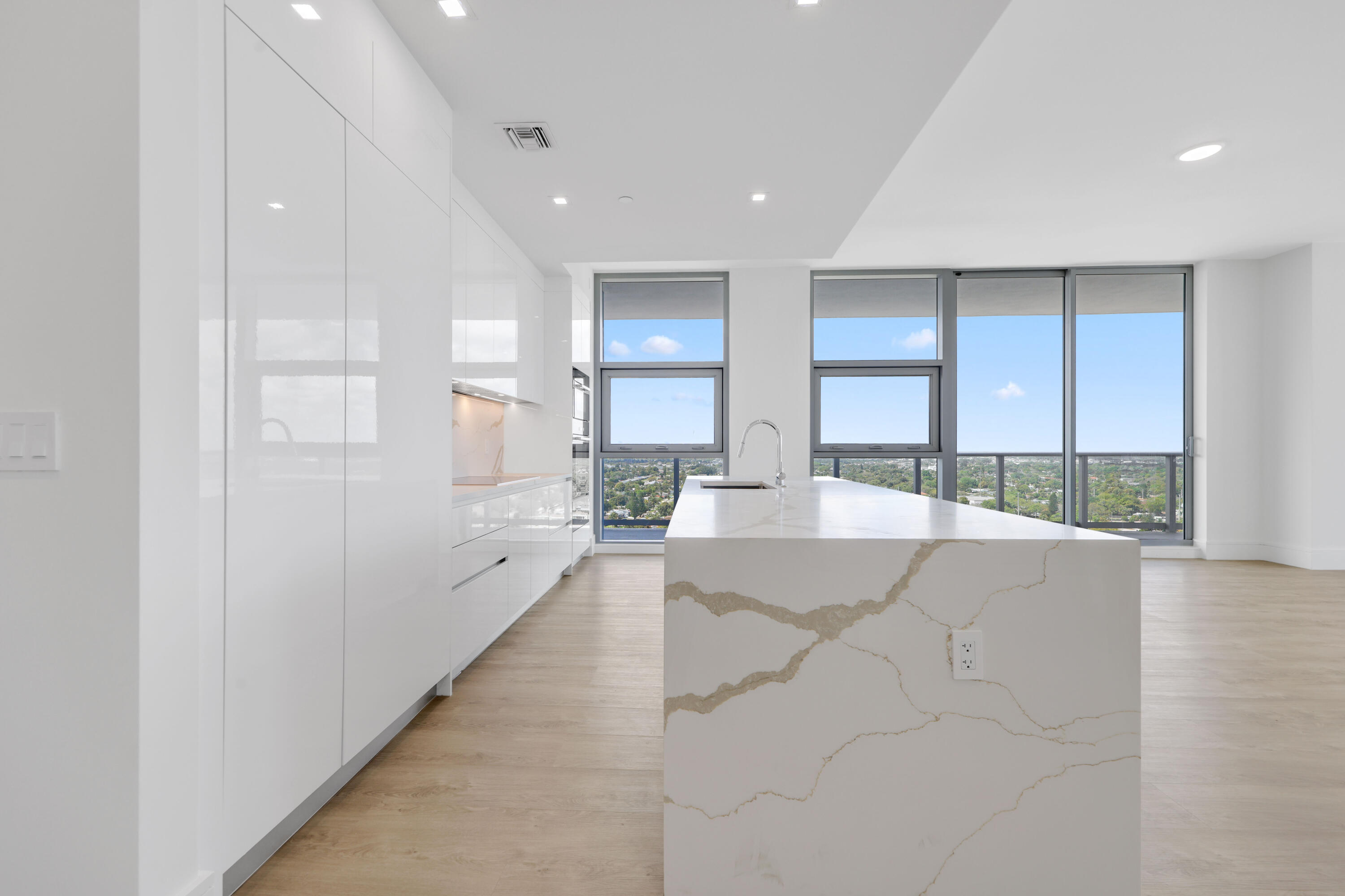 220 Lake Shore #1823, Lake Park FL 33403