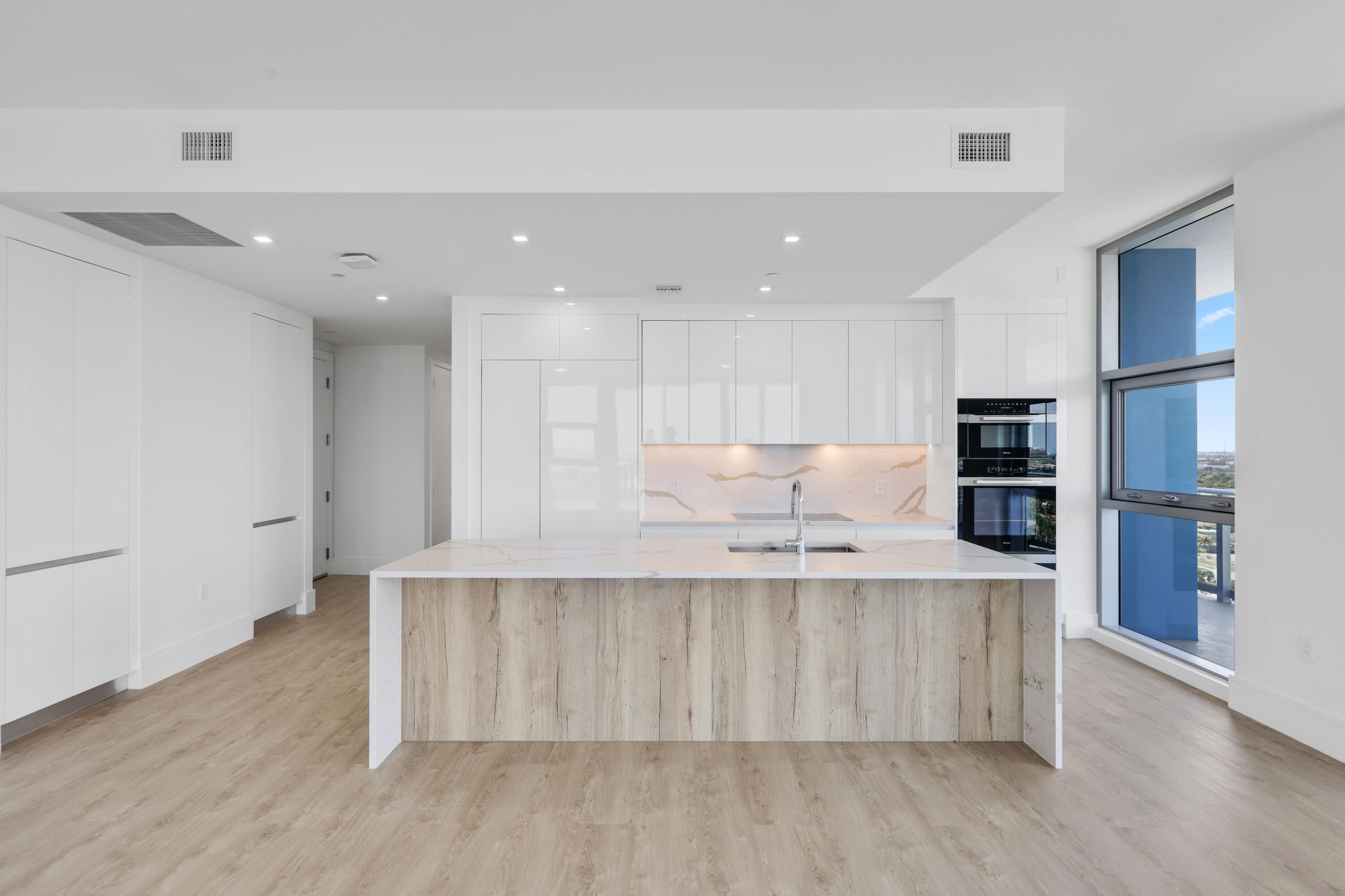220 Lake Shore #1823, Lake Park FL 33403