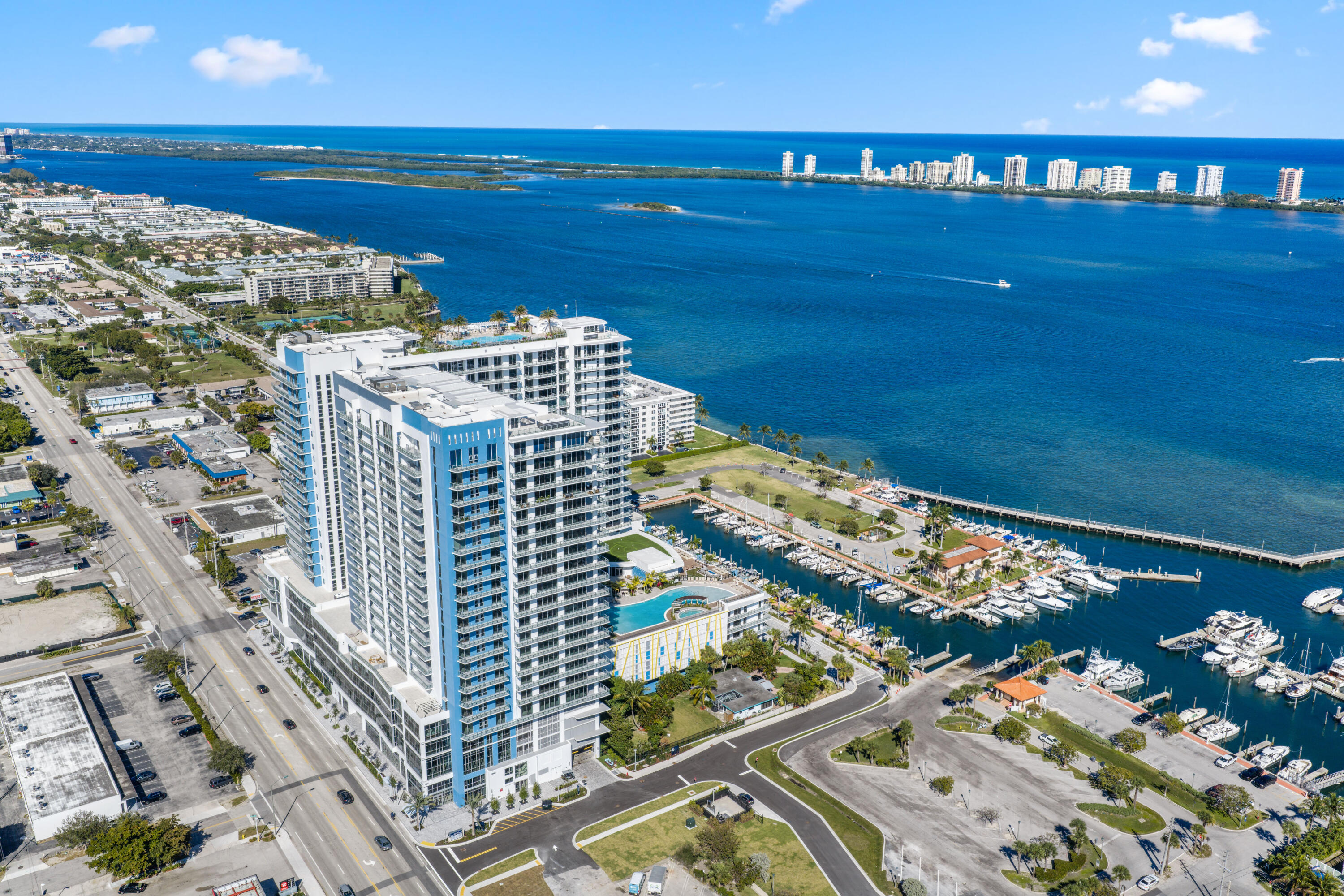 220 Lake Shore #1823, Lake Park FL 33403