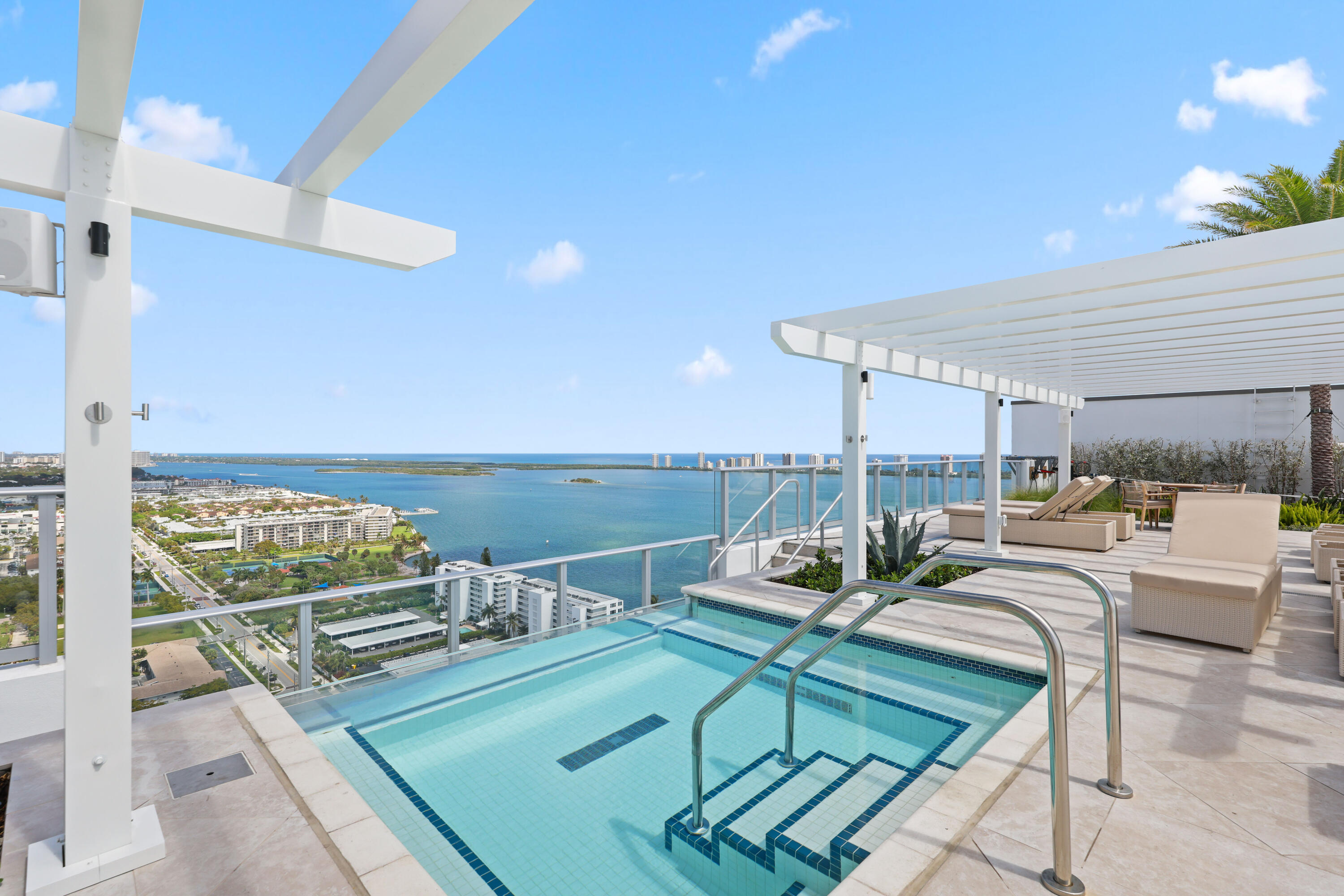 220 Lake Shore #1823, Lake Park FL 33403