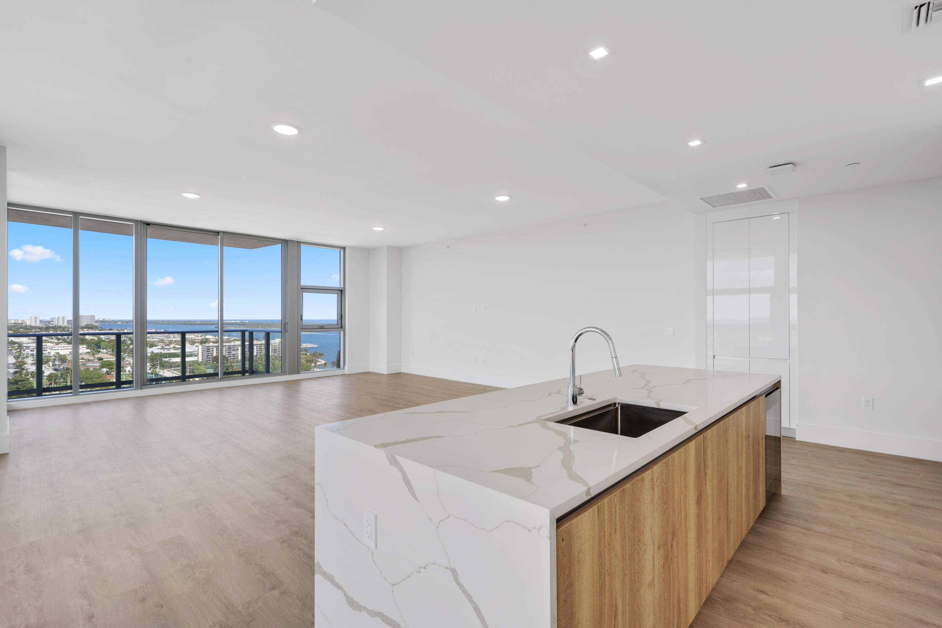220 Lake Shore #1823, Lake Park FL 33403