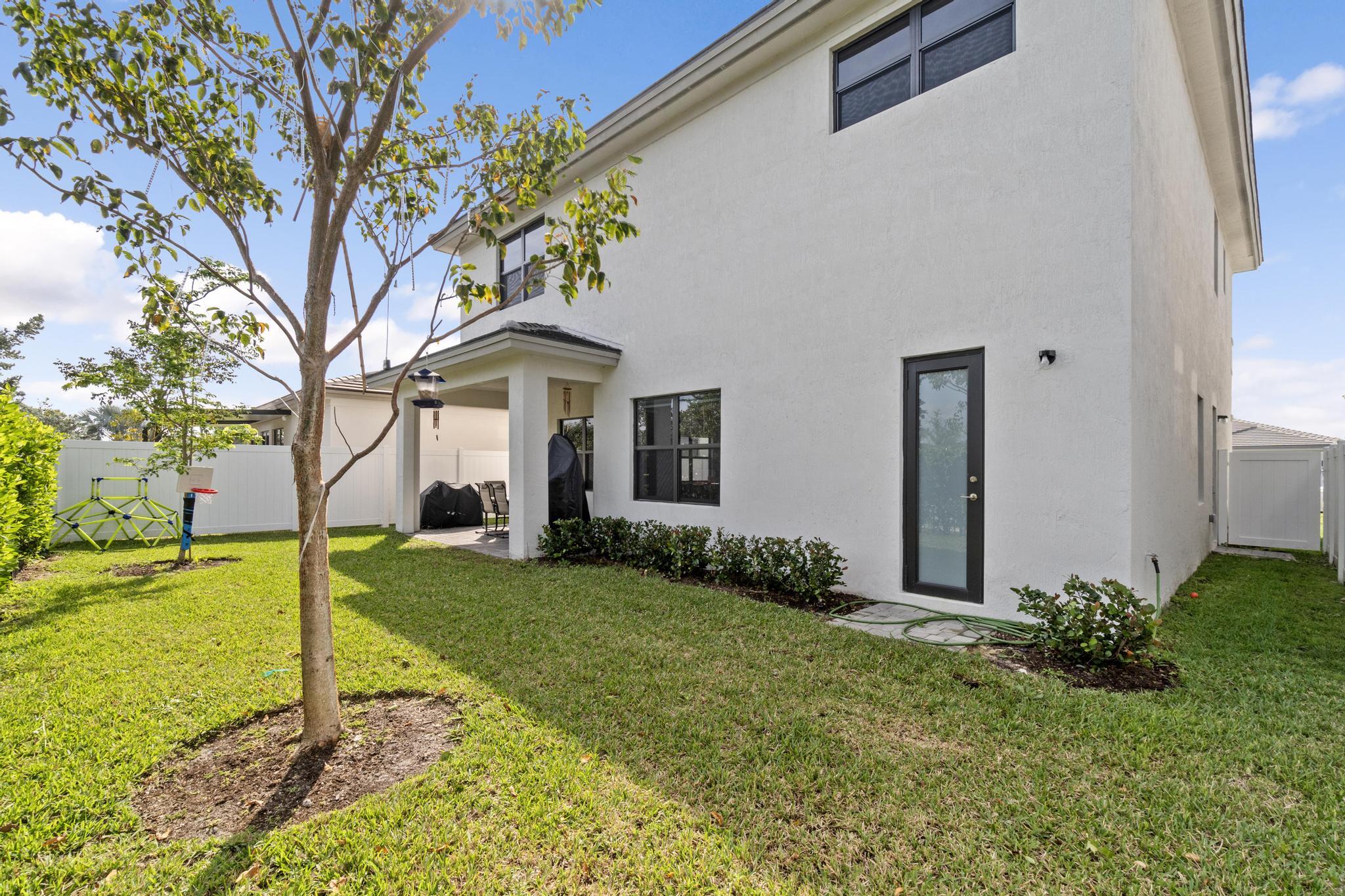 17325 SW 41, Miramar FL 33029