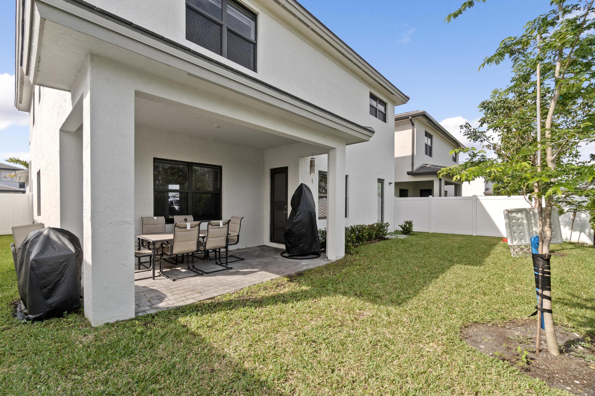 17325 SW 41, Miramar FL 33029