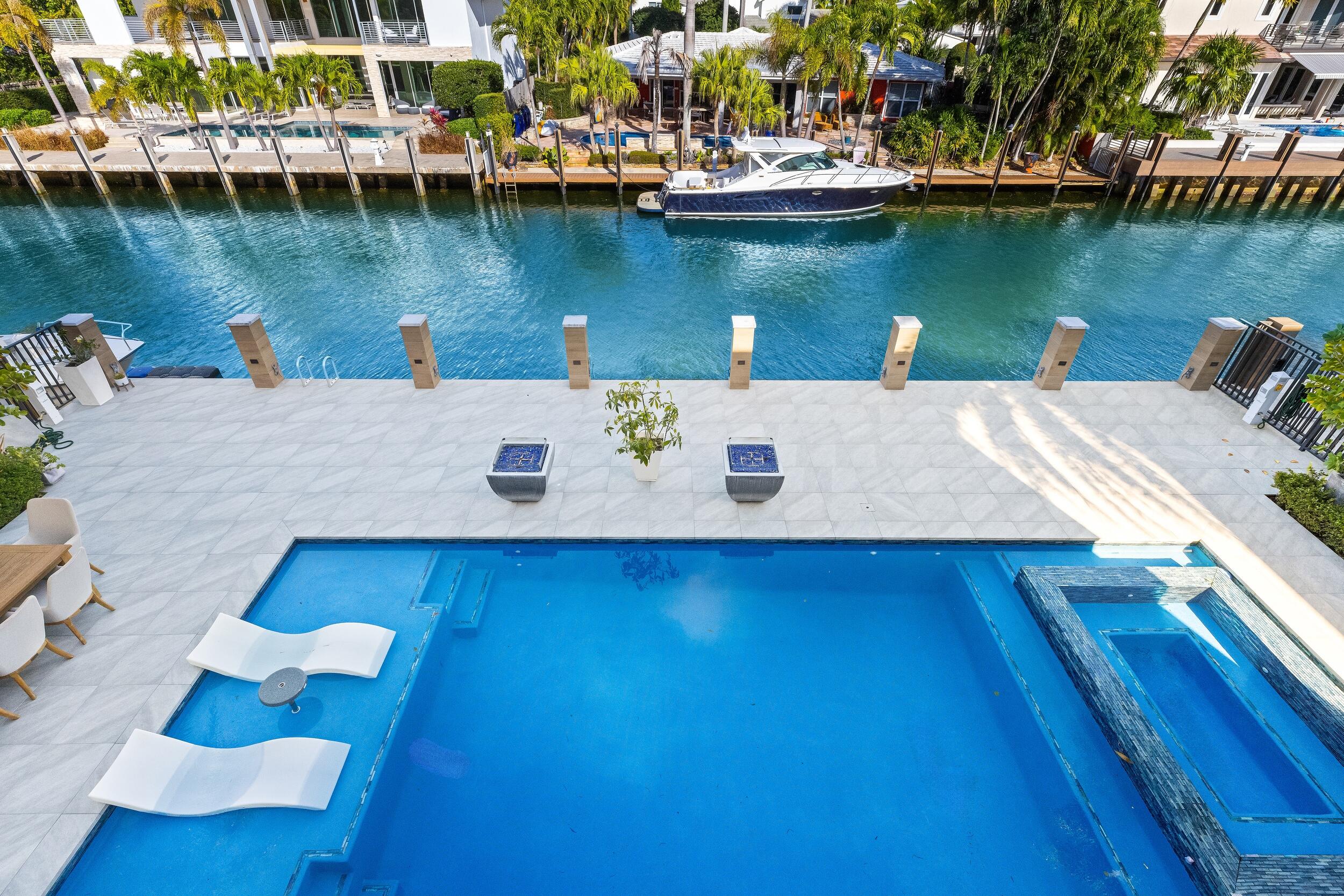 424 Coconut Isle, Fort Lauderdale FL 33301