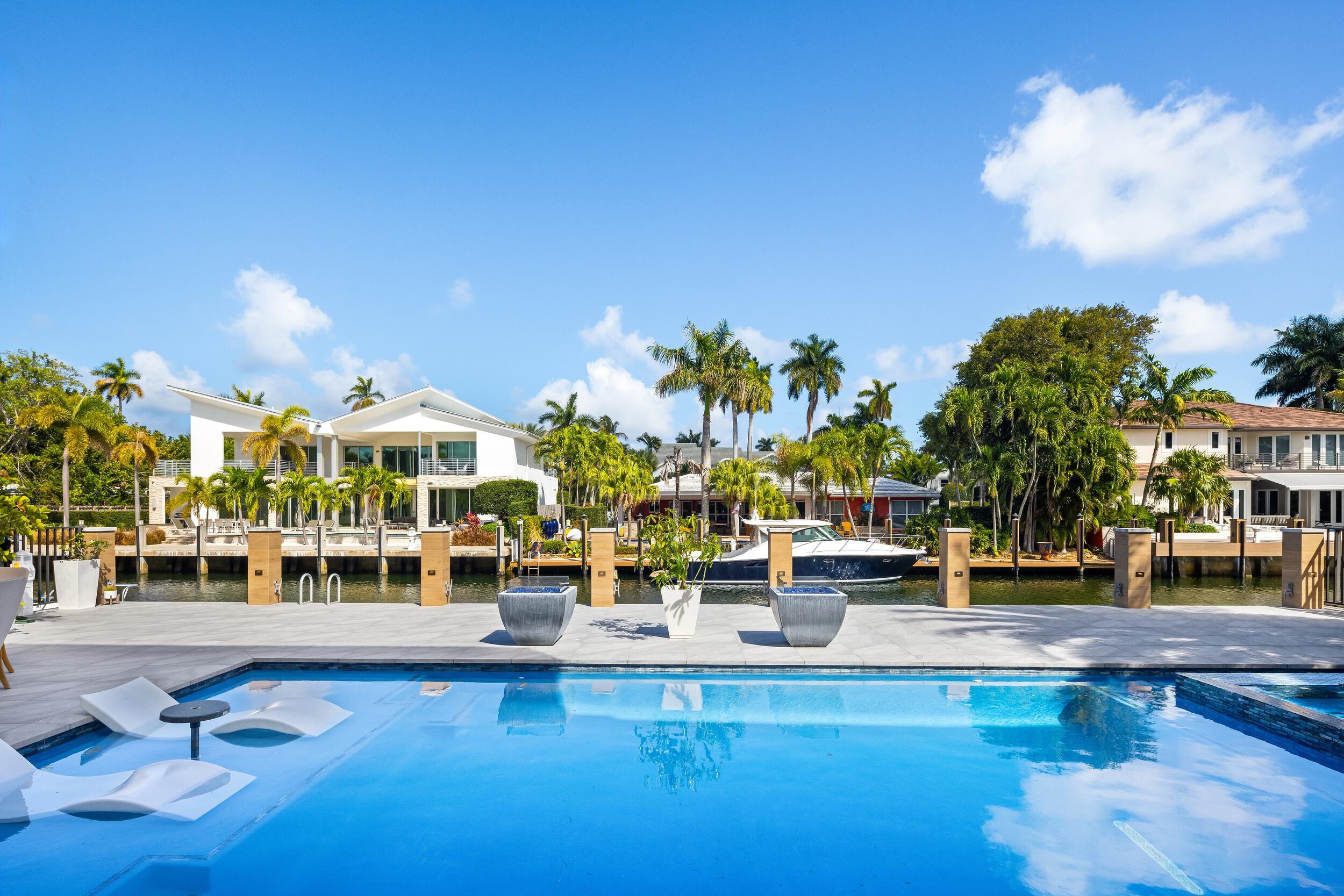 424 Coconut Isle, Fort Lauderdale FL 33301