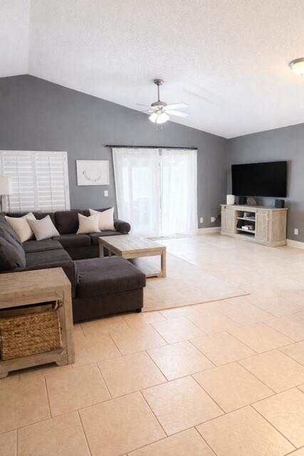 6418 Pompano, Jupiter FL 33458