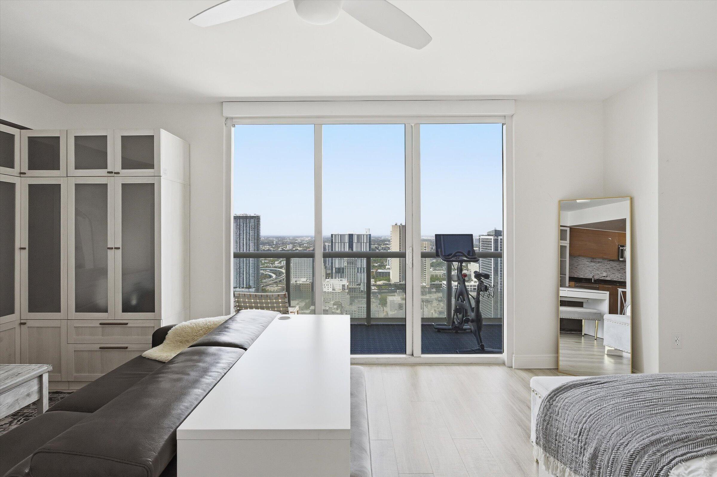 50 Biscayne #4603, Miami FL 33132