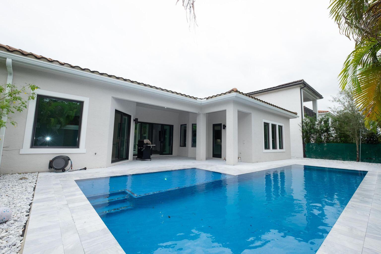 5663 W Brookfield, Hollywood FL 33312