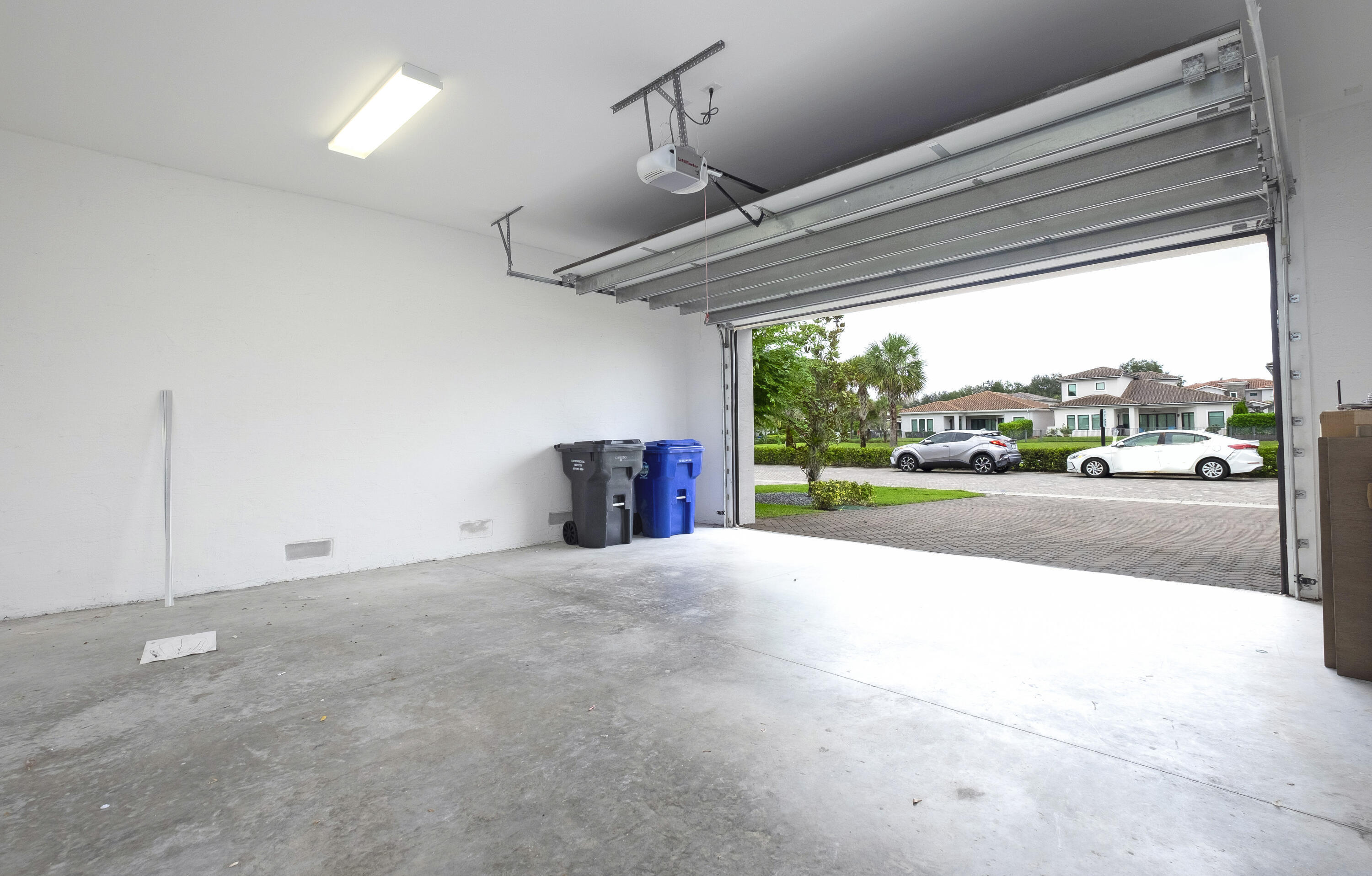 5663 W Brookfield, Hollywood FL 33312