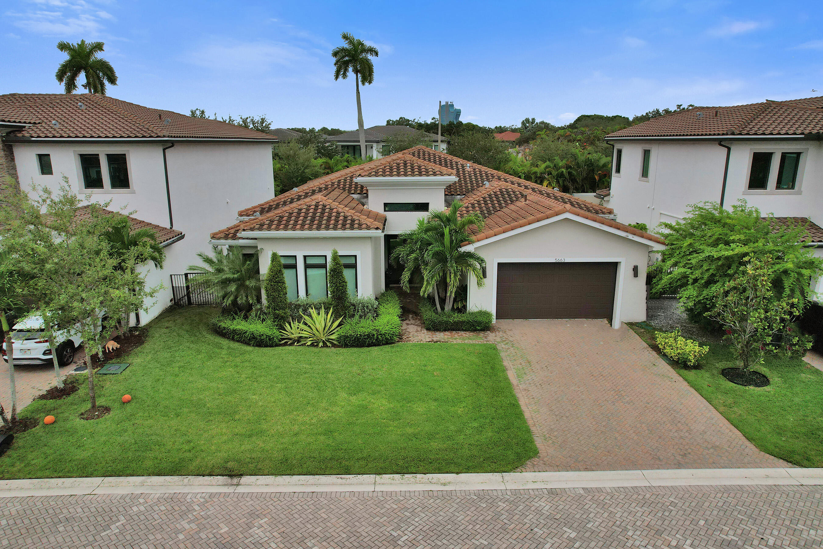 5663 W Brookfield, Hollywood FL 33312