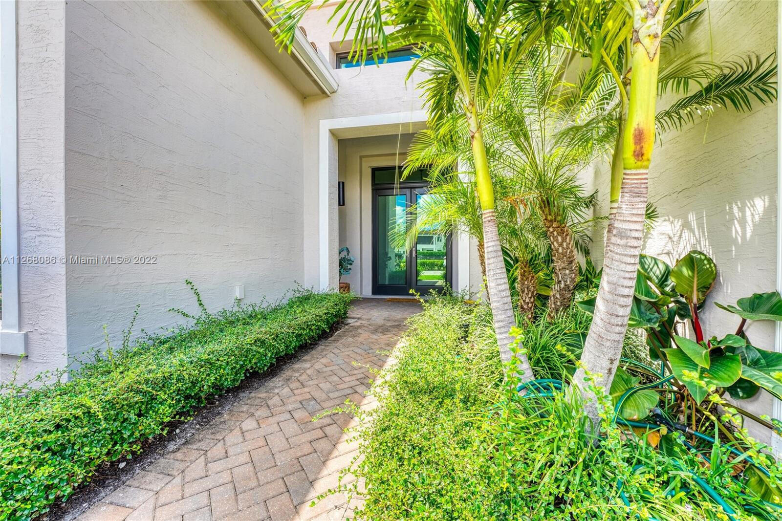 5663 W Brookfield, Hollywood FL 33312