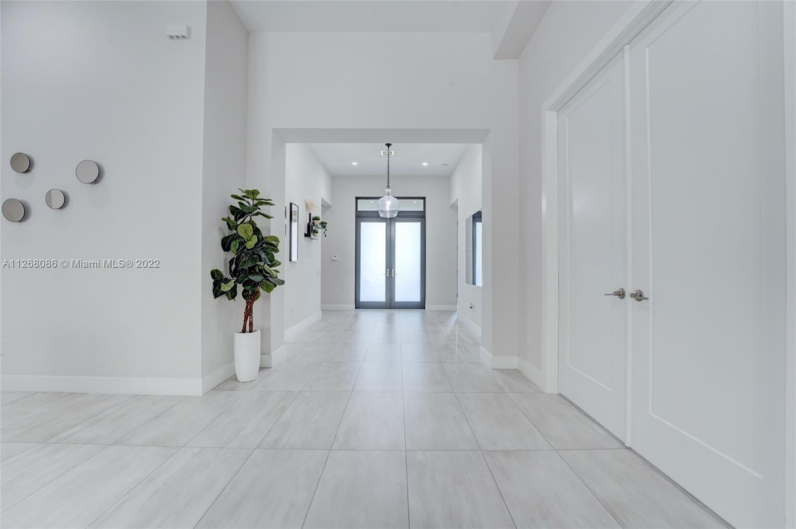 5663 W Brookfield, Hollywood FL 33312