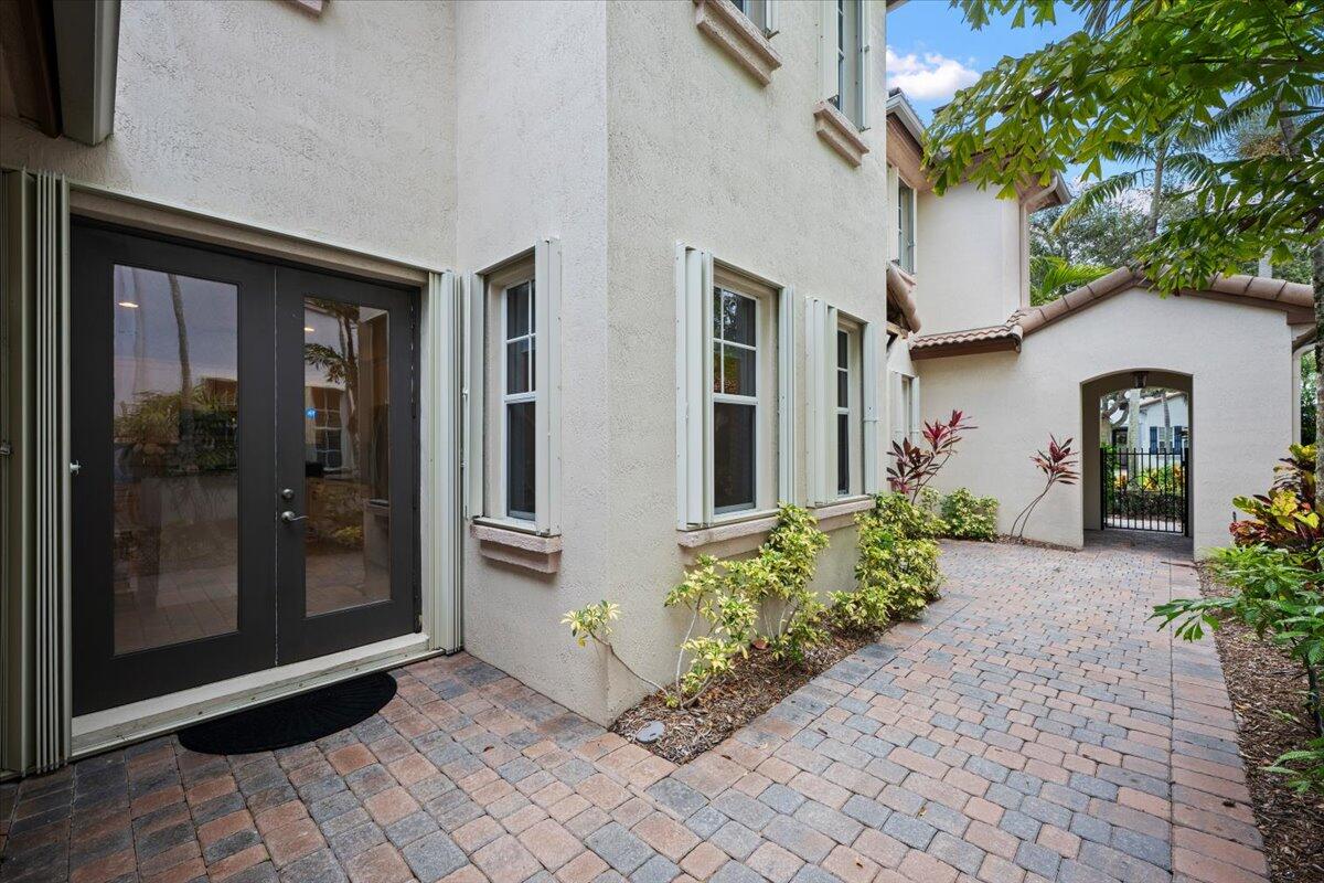 877 Taft, Palm Beach Gardens FL 33410