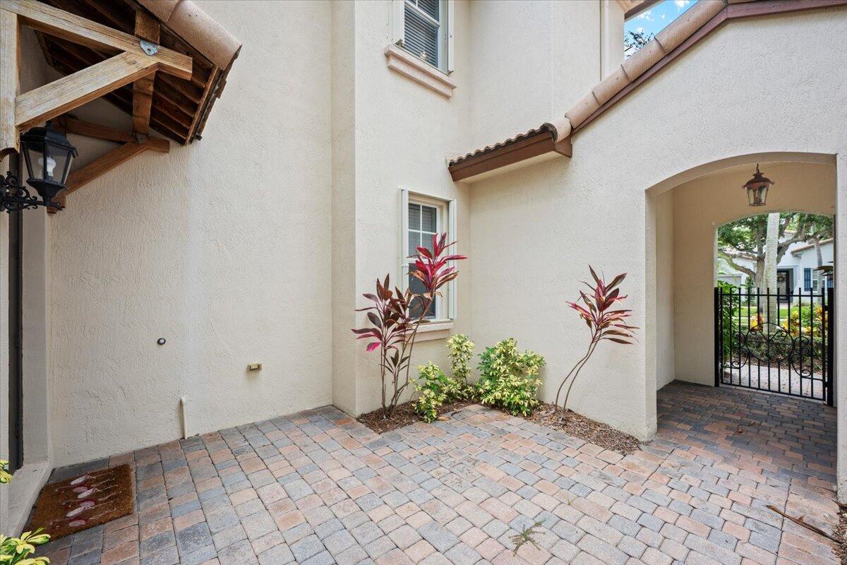 877 Taft, Palm Beach Gardens FL 33410