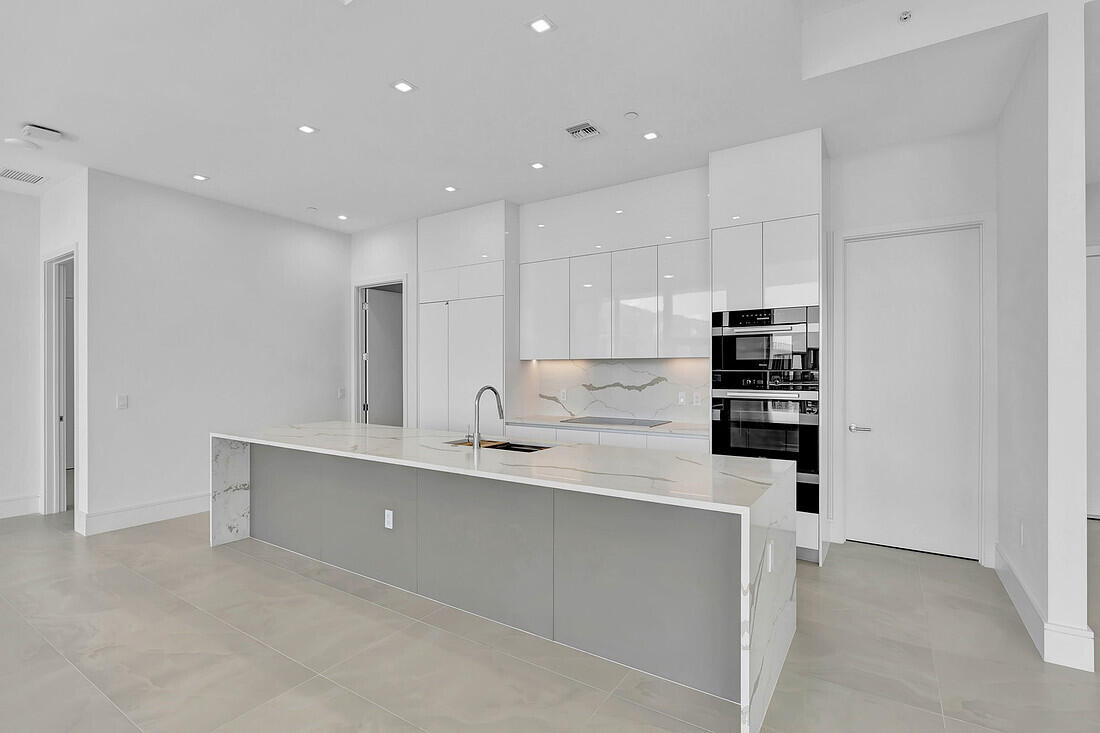 220 Lake Shore #2411, Lake Park FL 33403