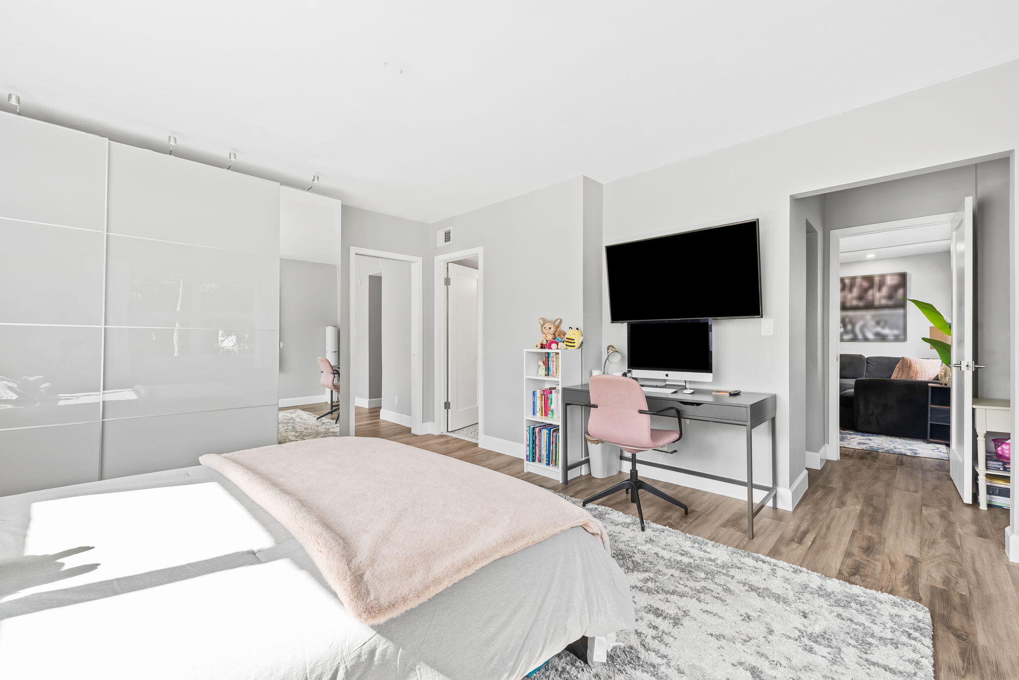 1881 Middle River #206, Fort Lauderdale FL 33305