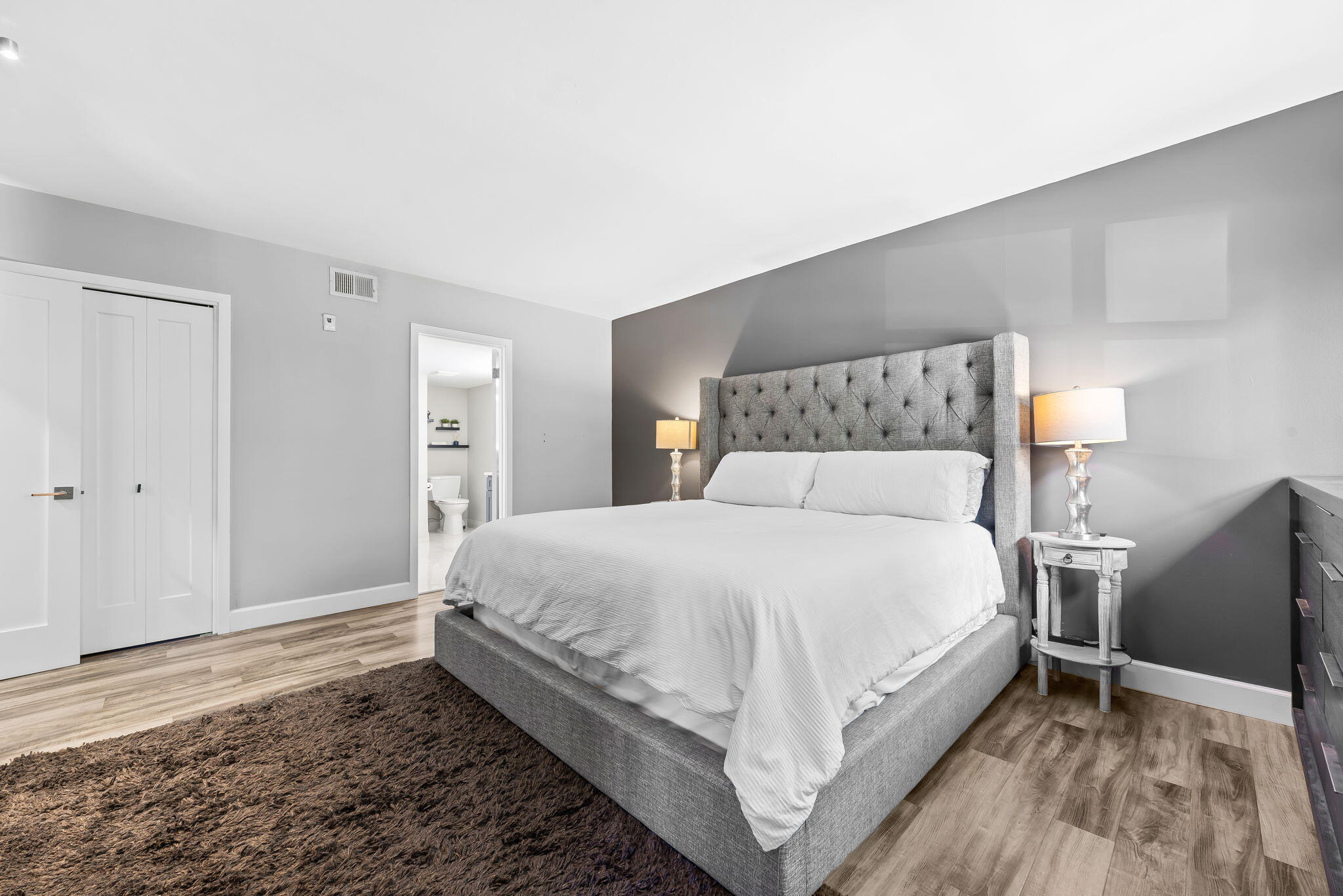1881 Middle River #206, Fort Lauderdale FL 33305