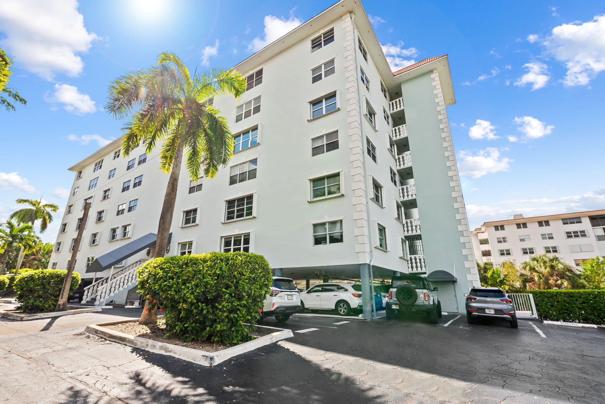 1881 Middle River #206, Fort Lauderdale FL 33305