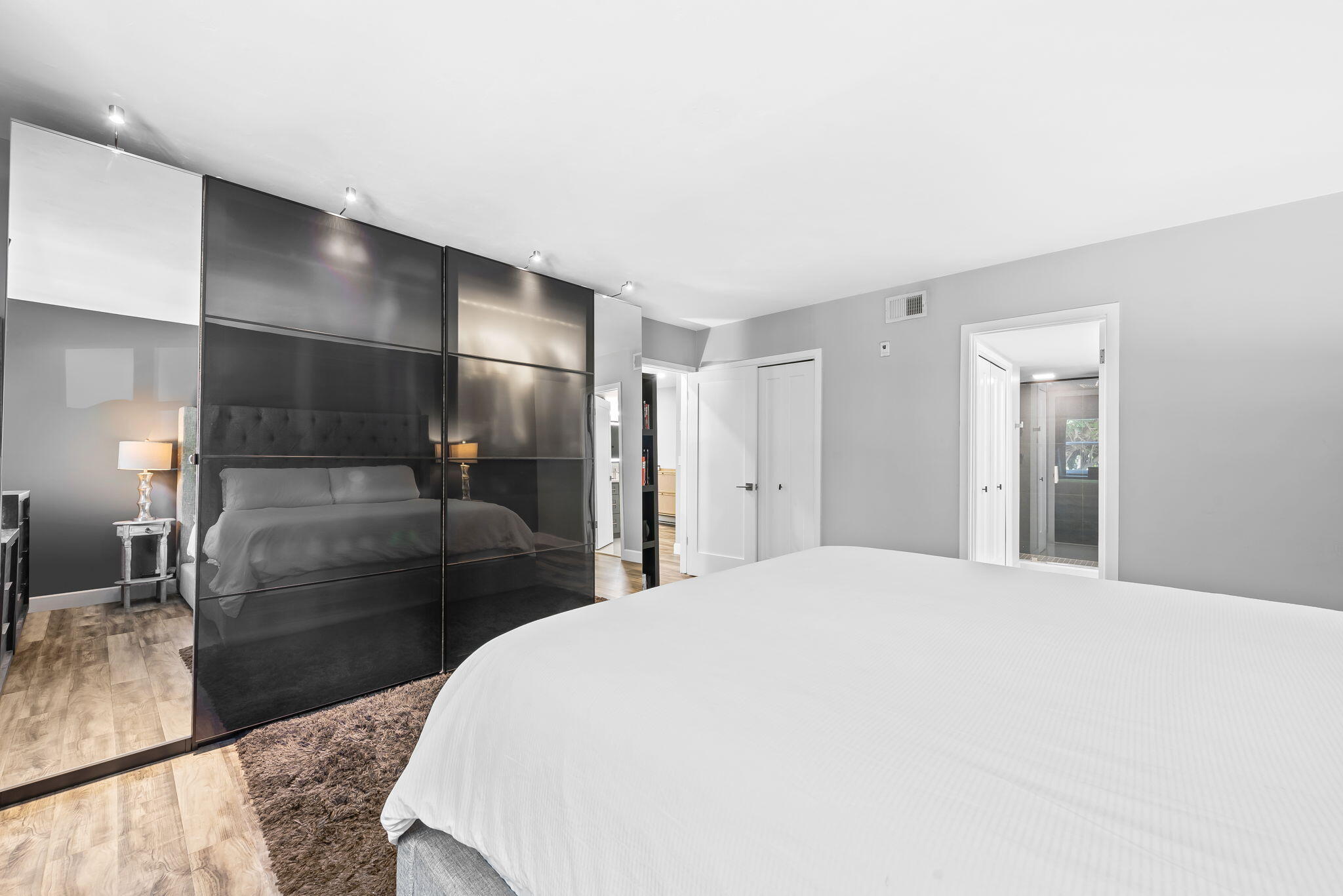 1881 Middle River #206, Fort Lauderdale FL 33305